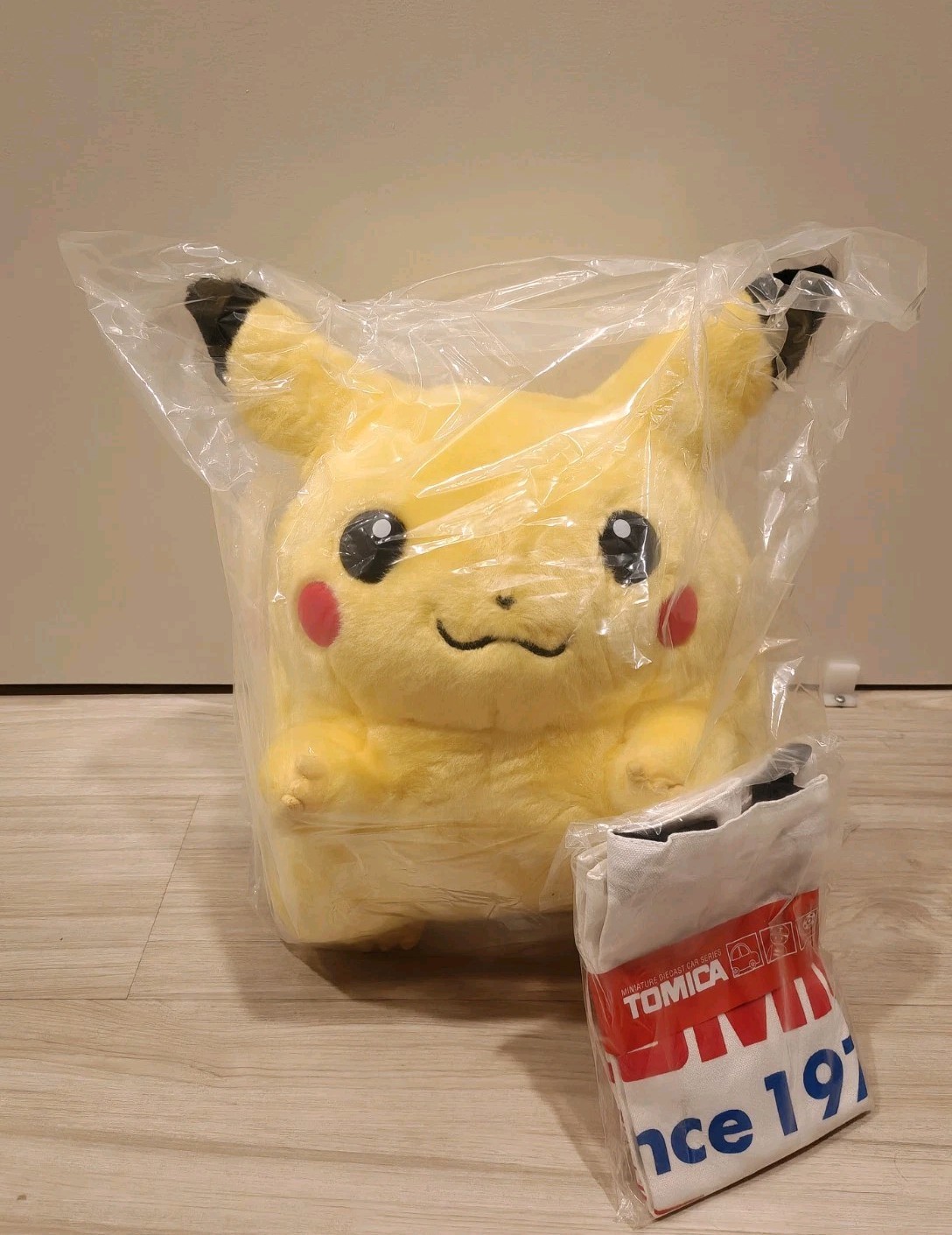 TAKARA TOMY Pokemon 30th Anniversary Welcome Back Pikachu 1/1 Plush USA Seller