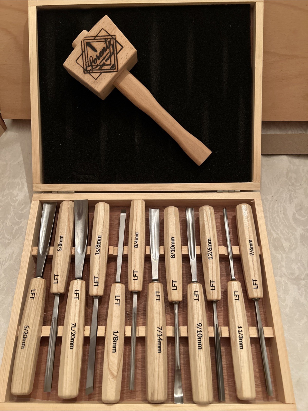 12 Gouge Carving Set W/ Mallet Case Hand Made Professionally Sharpened White Ash