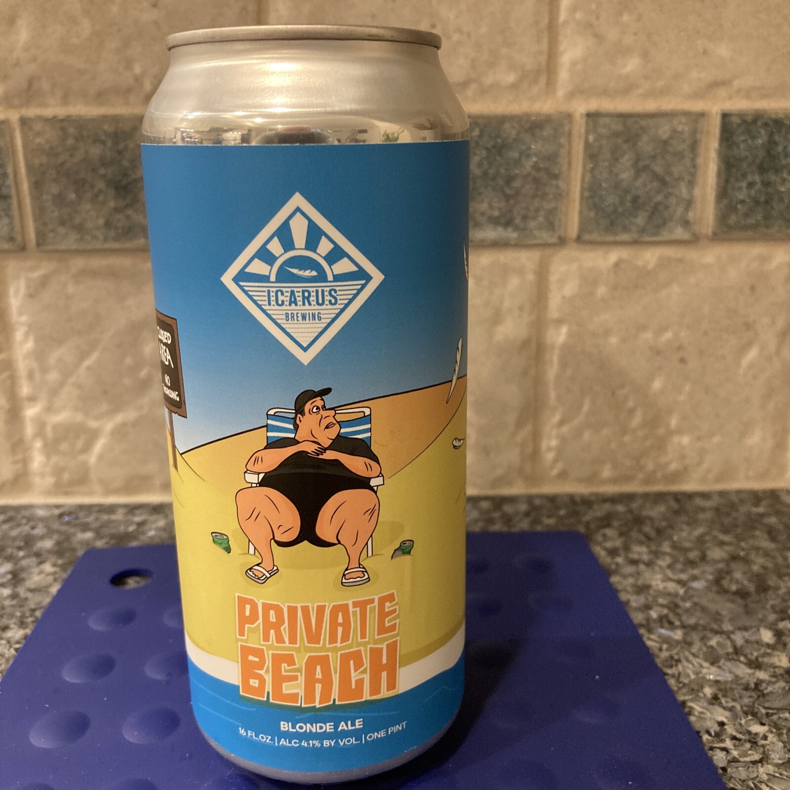 16oz Private Beach Blonde Ale New Jersey beer can. Icarus Brew