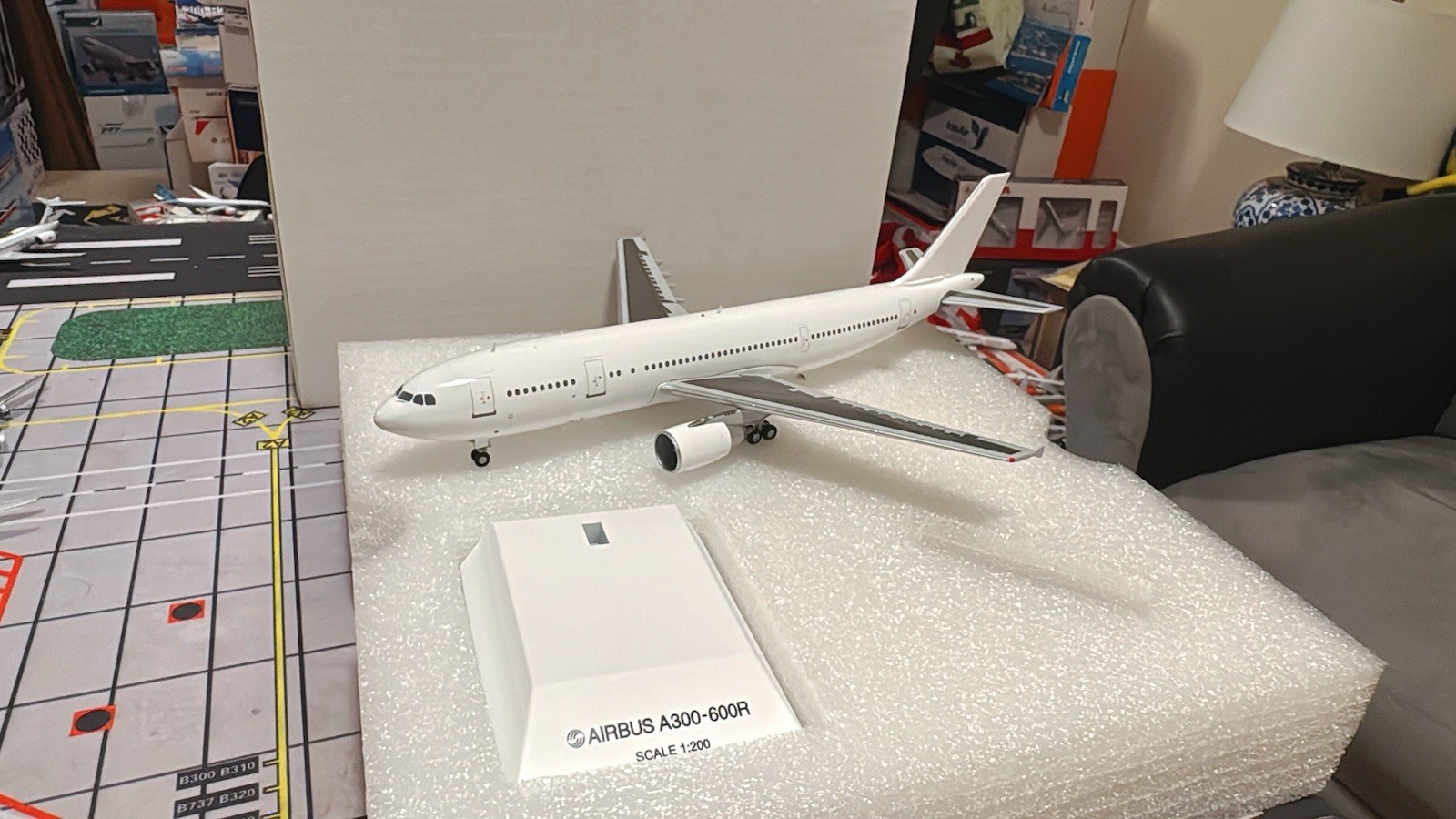 JC Wings 1:200 Airbus A300-600R Airline Blank White Diecast Custom Desktop Model