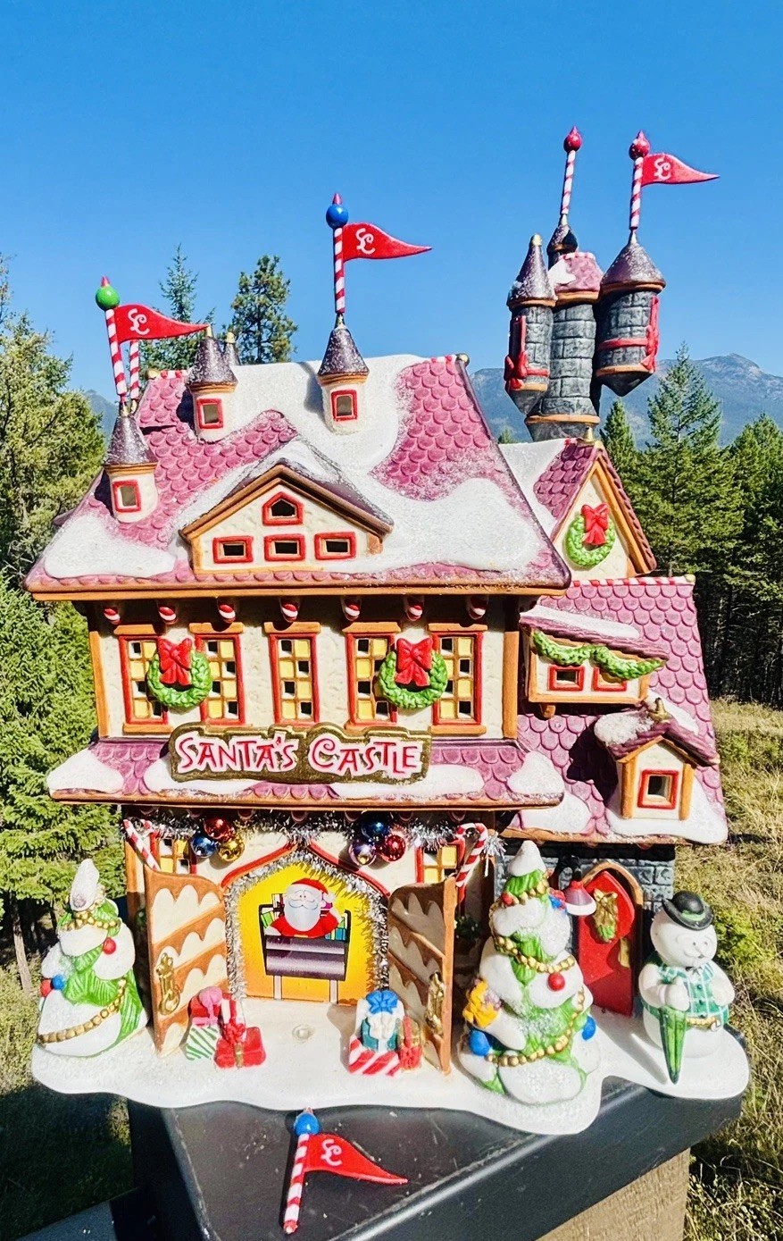 Dept 56 North Pole Santa\'s Gate Castle Lighted Building w/ Box 2005