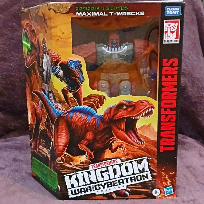 Takara Tomy Transformers Kingdom WFC Trilogy Maximal T-Wrecks Figure