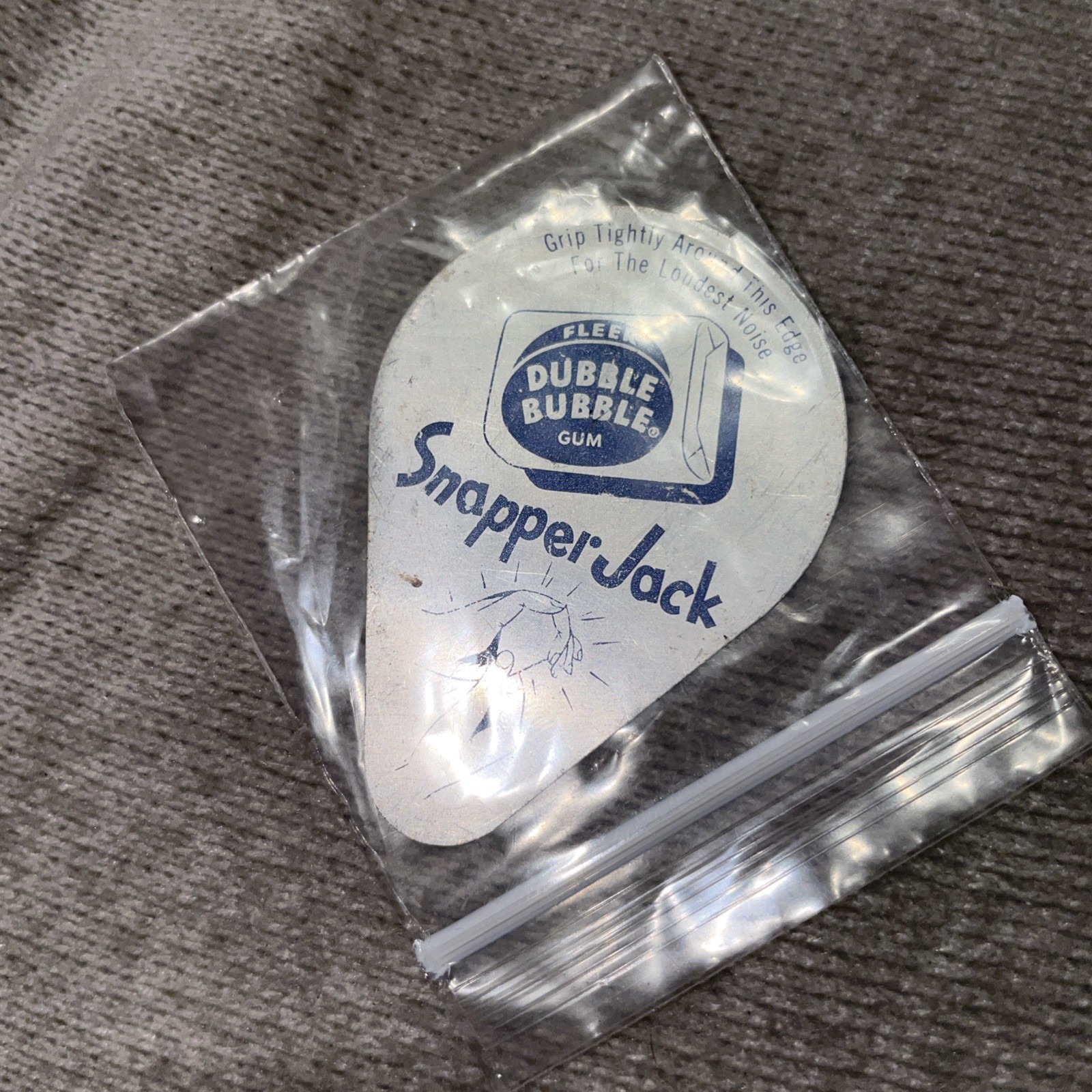 1950\'s Fleer DUBBLE BUBBLE GUM Snapper tin clicker cricket