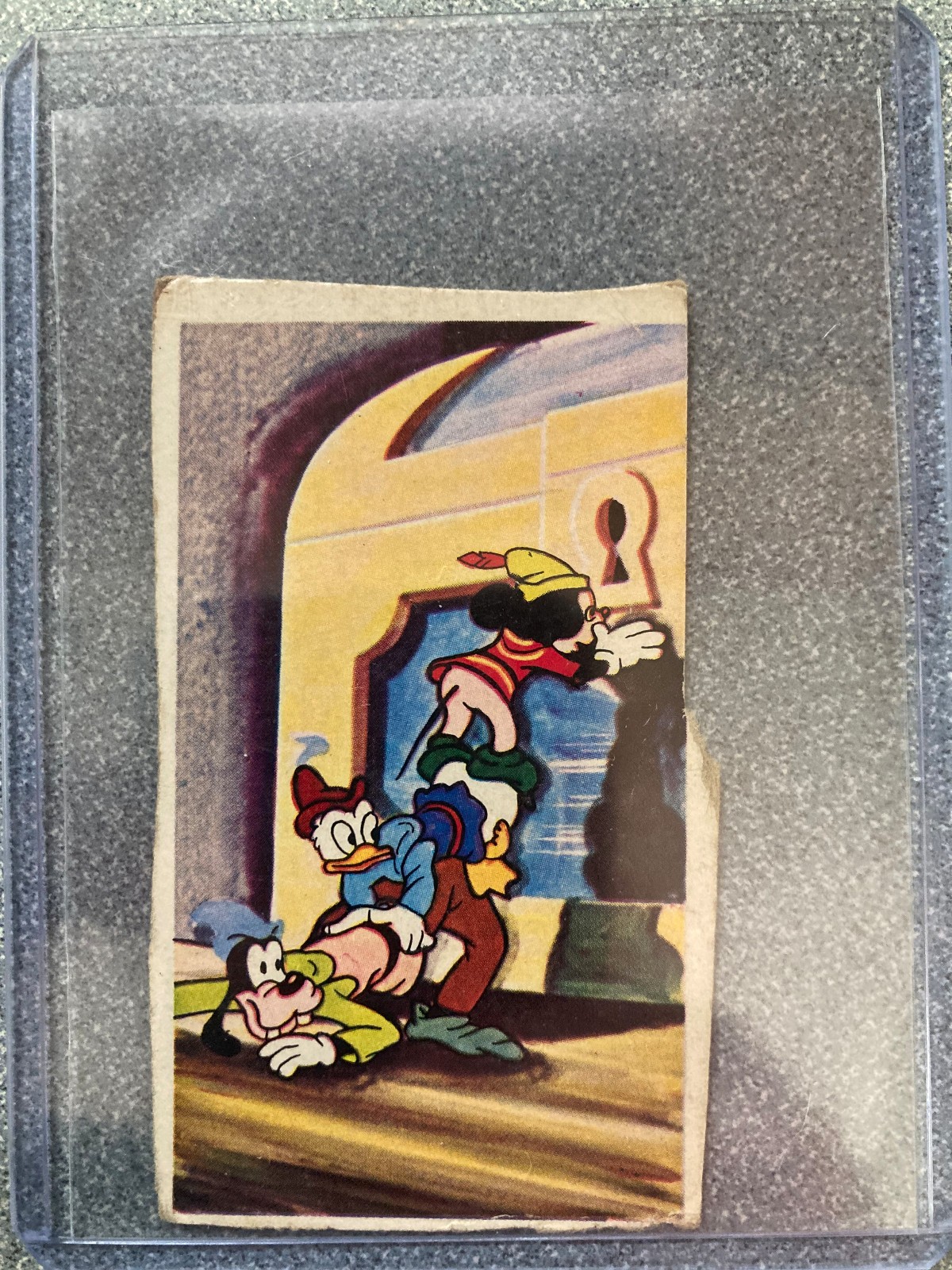 RARE 1960's JAPANESE MENKO DISNEY GOOFY, DONALD, MICKEY STACKED #34362 READ