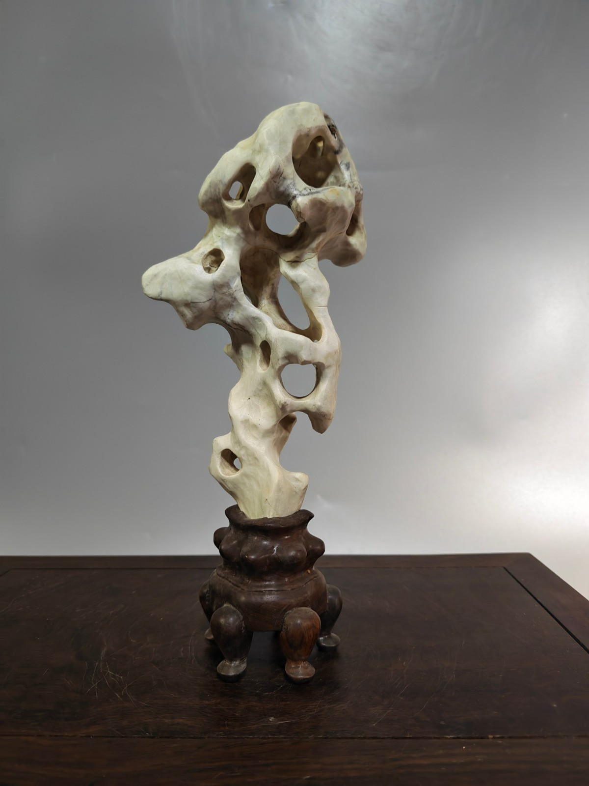 #1175 .beautiful chinese Suiseki Bonsai white TaiHu stone--chinese art stone #1175 .beautiful chinese Suiseki Bonsai white TaiHu stone--chinese art stone