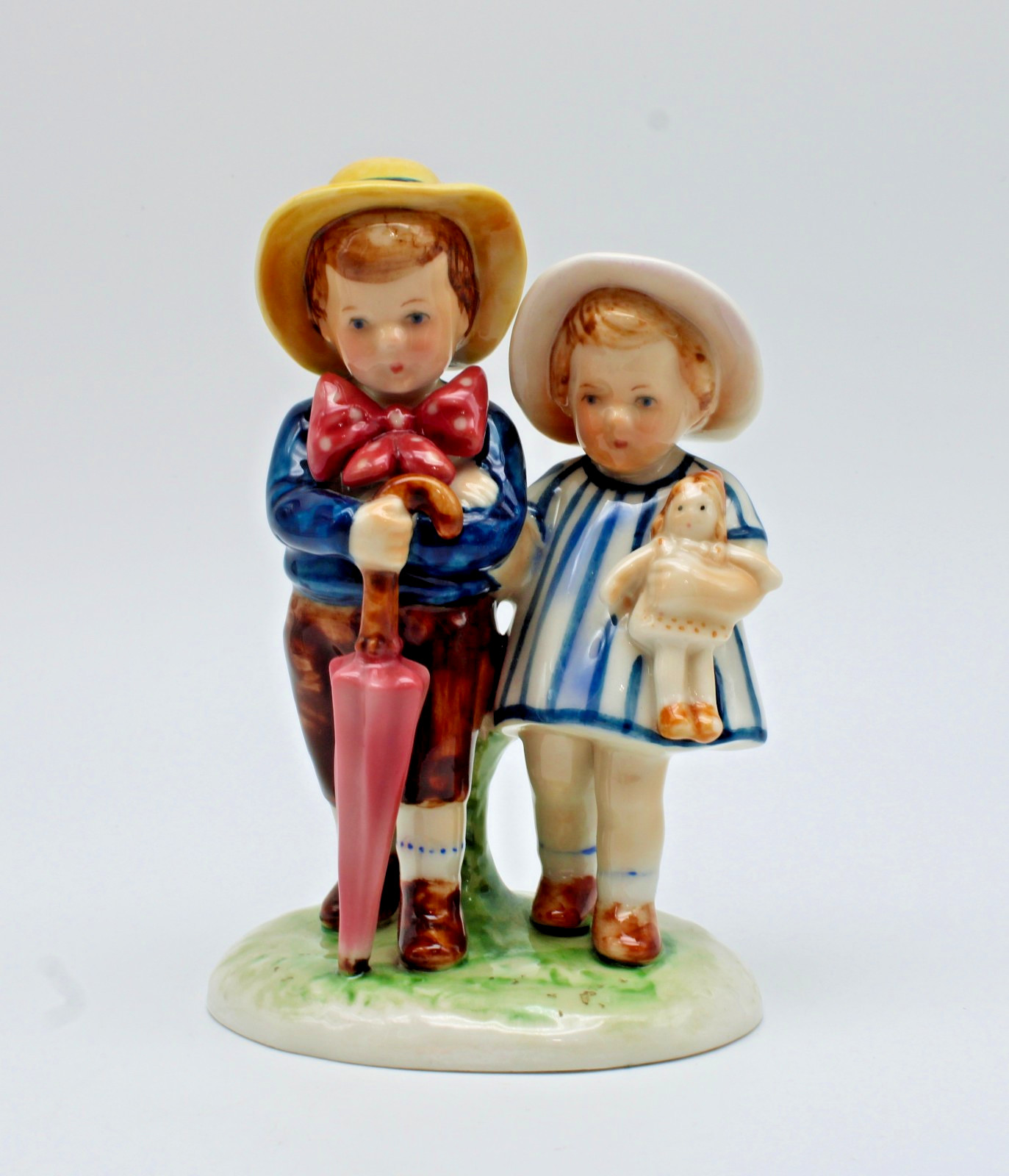 1955 Kathe Kruse KRU 6 No. 95, Umbrella Boy & Doll Girl Goebel Germany VERY RARE