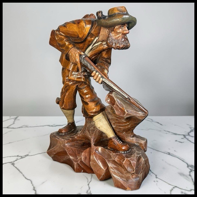Vintage 1954 German Oberammergau Wood Carving Bavarian Hunter Valentin Riff