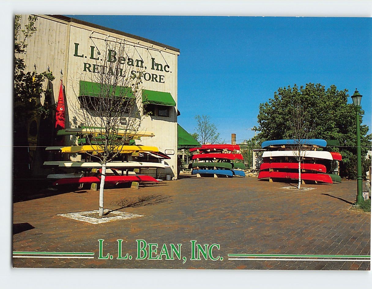 Postcard L. L. Bean Inc. Freeport Maine USA