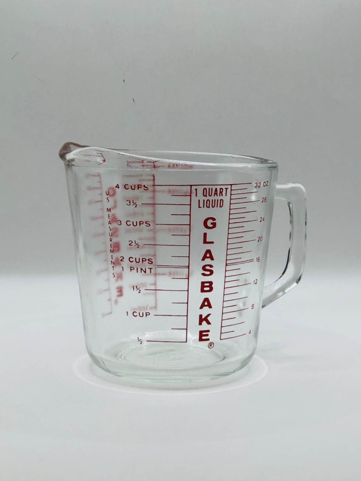 Vtg GLASBAKE 4-Cup/1-Quart Glass Measuring Cup Red Lettering, D Handle