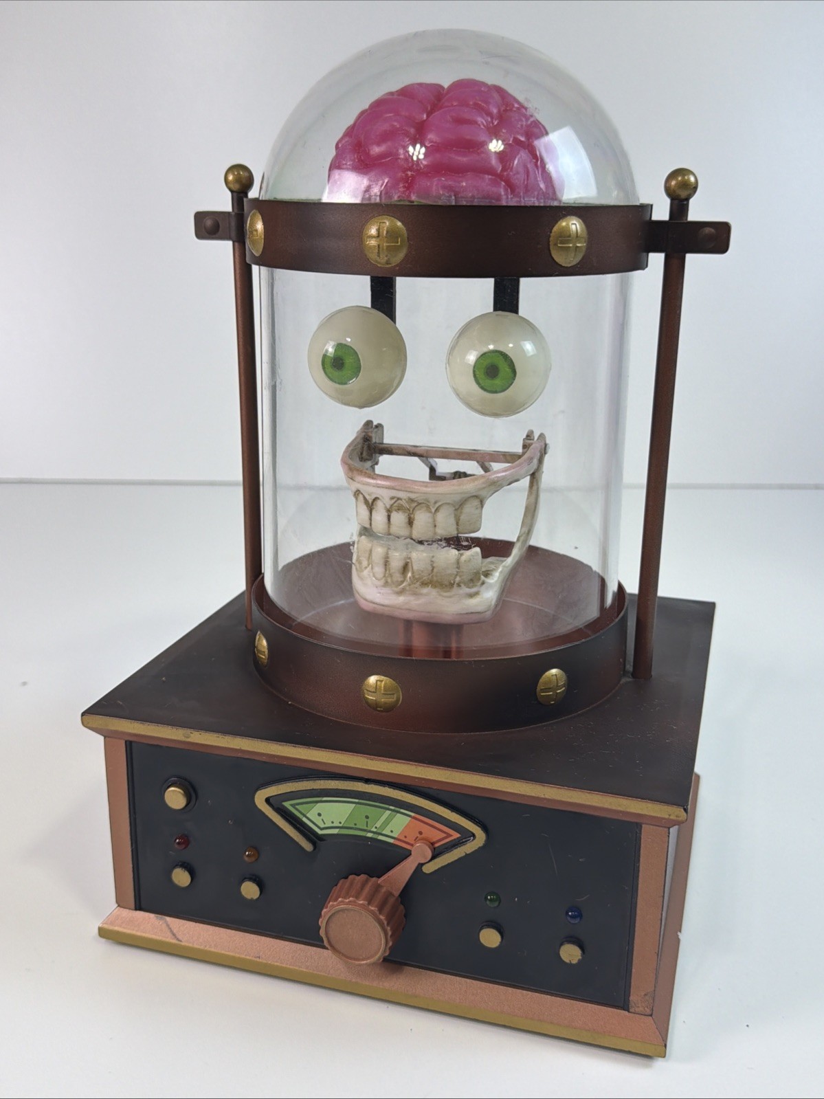 Rare Gemmy Animated Mad Lab Talking Brain Cloche Halloween Animatronic Prop Used Rare Gemmy Animated Mad Lab Talking Brain Cloche Halloween Animatronic Prop Used