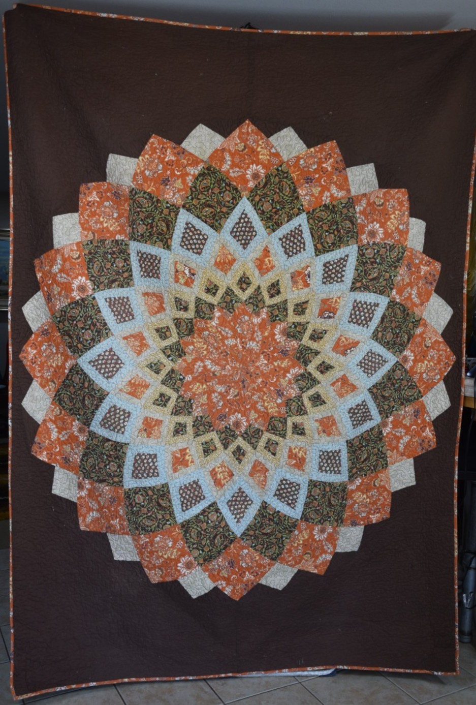Vintage Amish Dahlia Quilt Coverlet Machine Made Harvest Fall Blanket Bedding