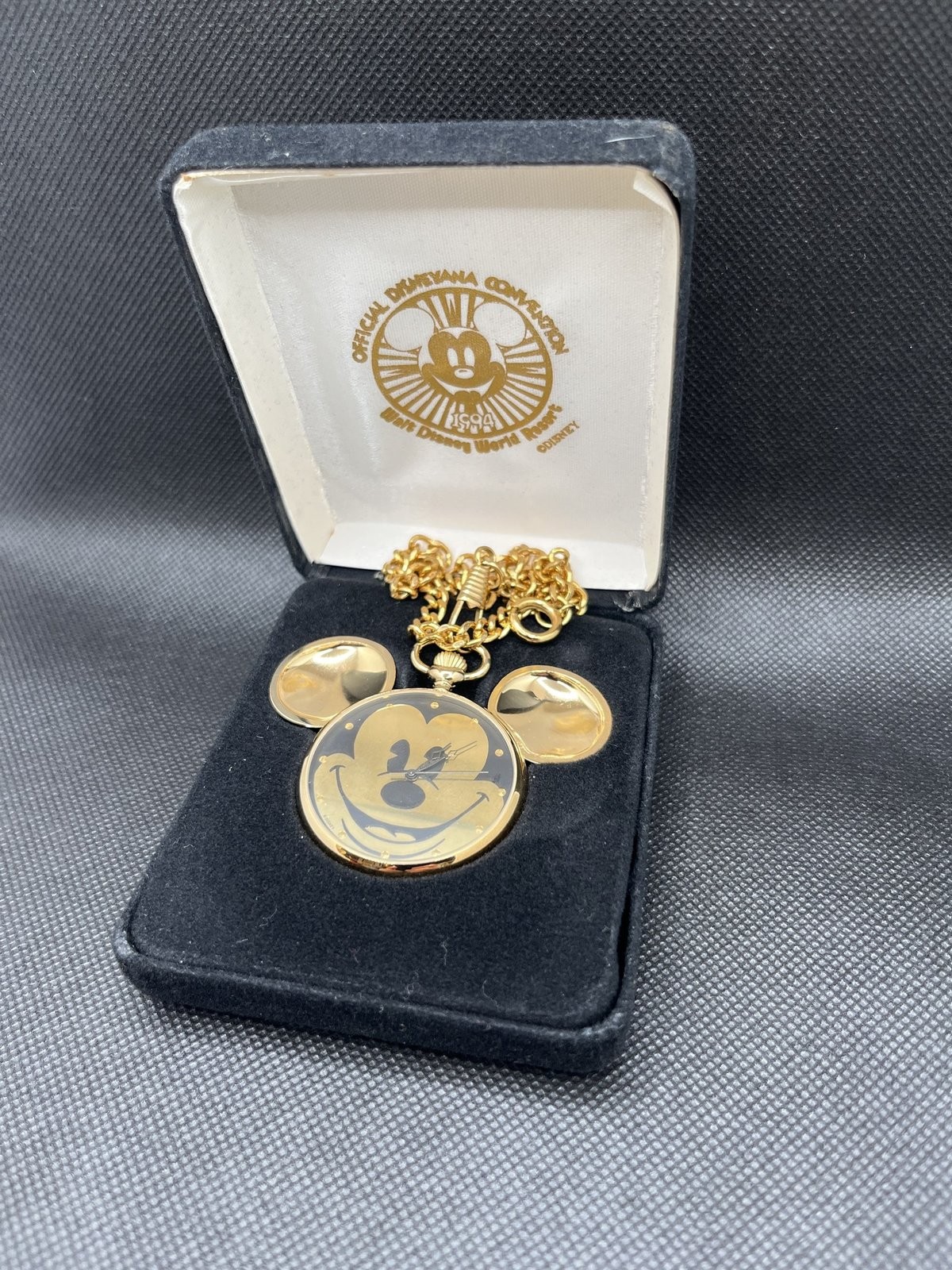 Official Disneyana Convention Mickey Mouse Pocket Watch Majesti with Chain