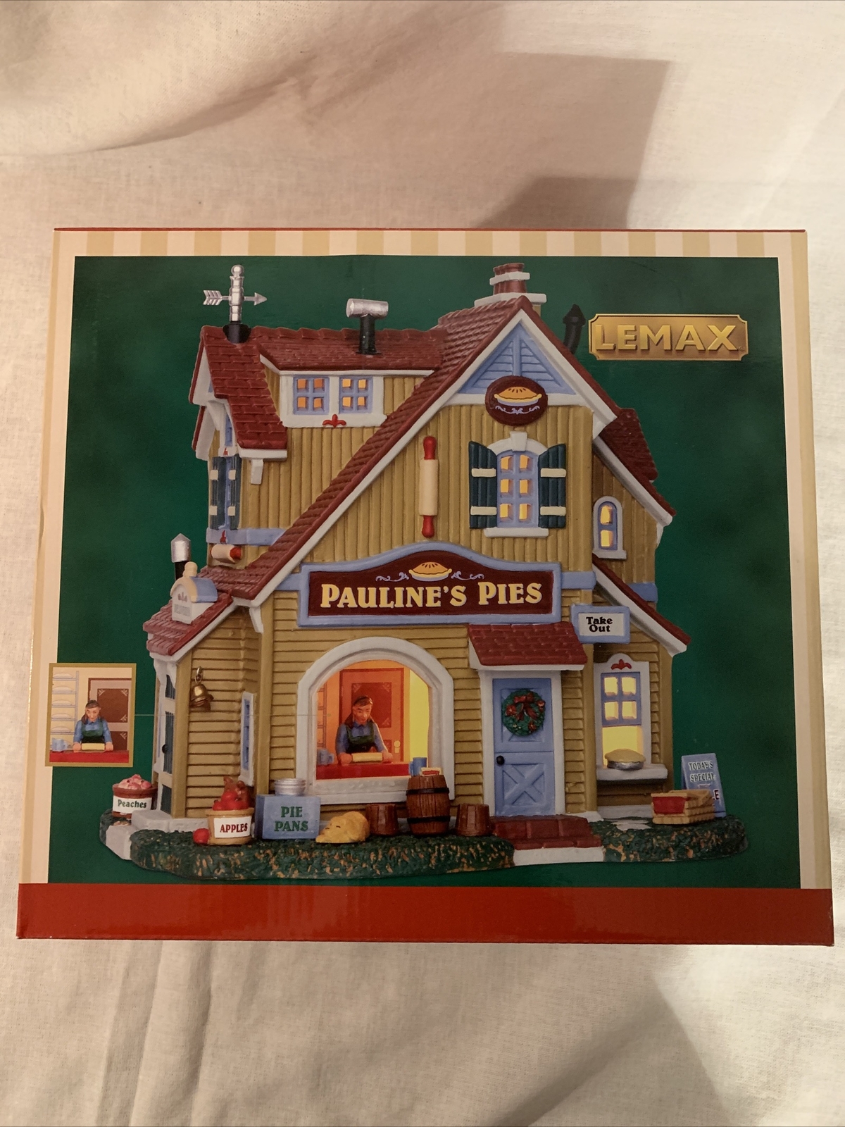 2015 Lemax Village Collection Pauline's Pie Shop #55936