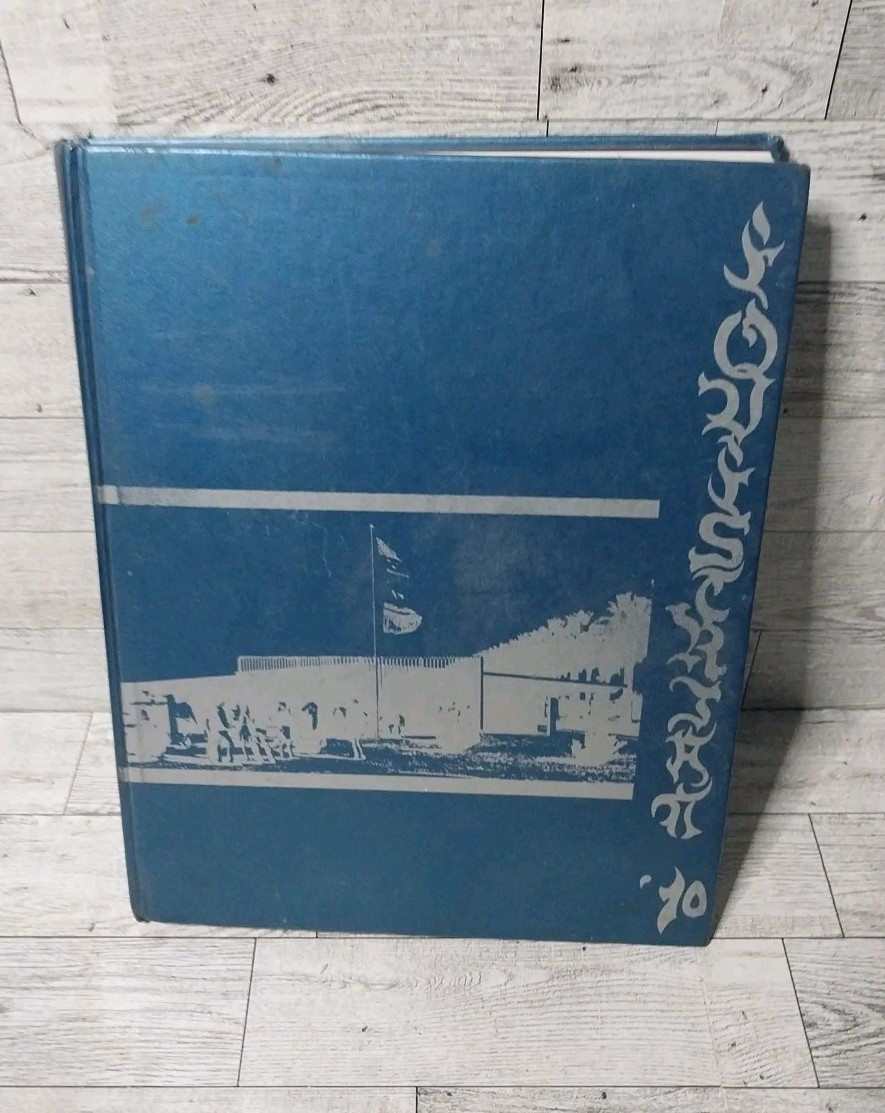 Vintage 1970 Equestrian Tulare Western High School California Yearbook
