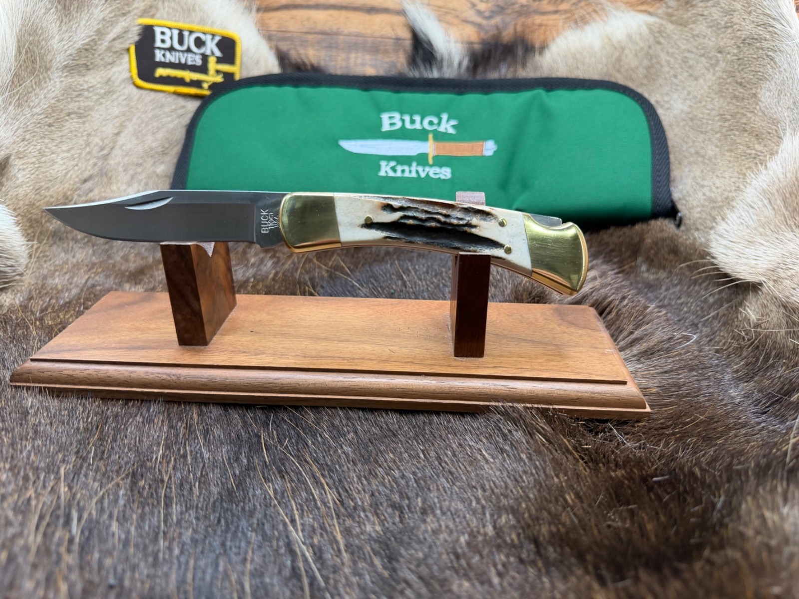 2001 Buck 110 Knife With Stag Handle & Stainless Steel Blade Mint In Buck Pouch