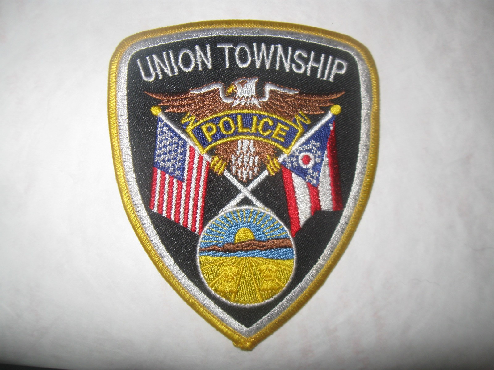 UNION TOWNSHIP OHIO POLICE PATCH (CROSSED FLAGS AND EAGLE)