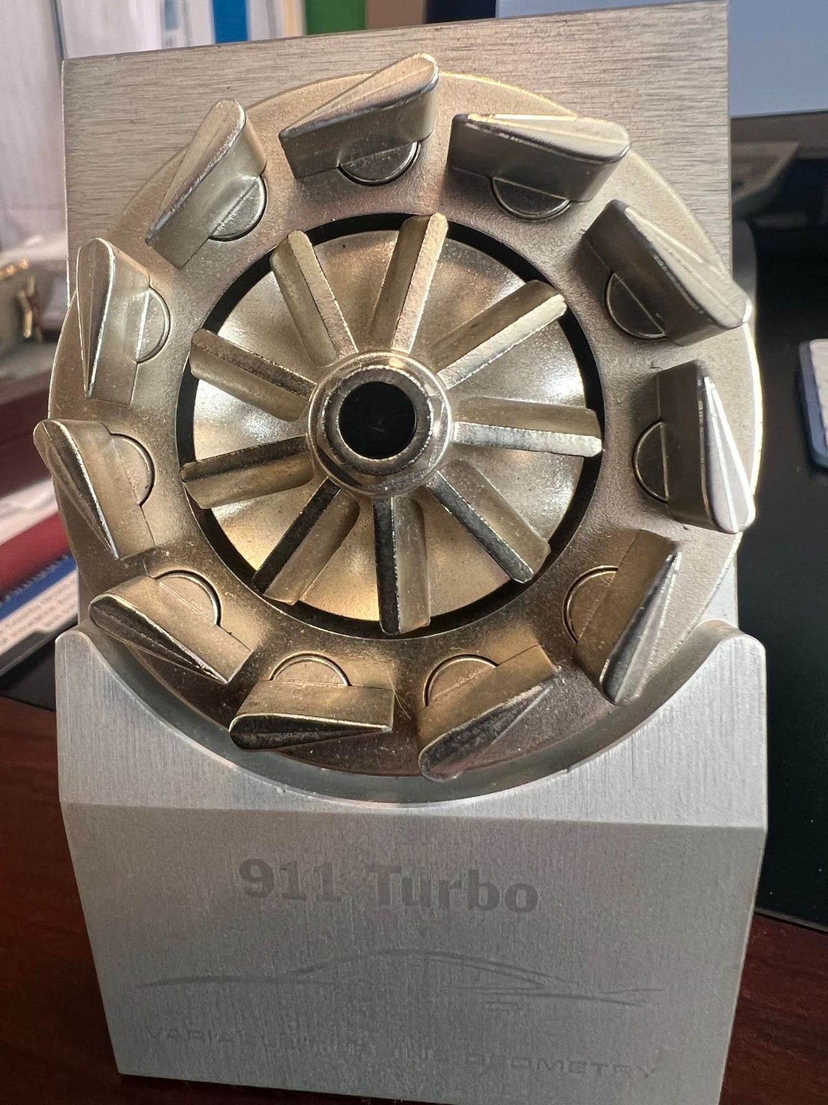 Rare Porsche 911 Turbo VTG 1:4 FUNCTIONAL TURBOCHARGER DISPLAY MODEL