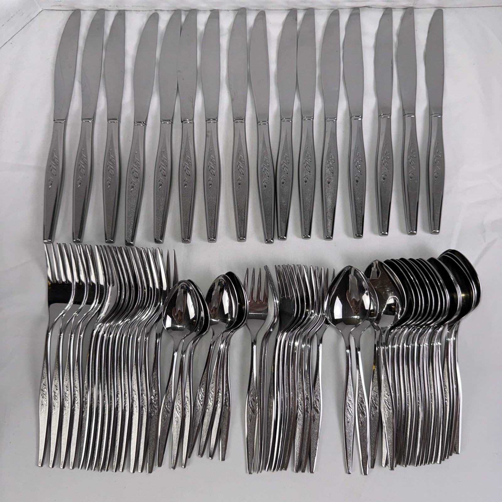 70 Pcs Oneida Community WOODMERE Wheat Stainless Flatware Silverware Serving EUC