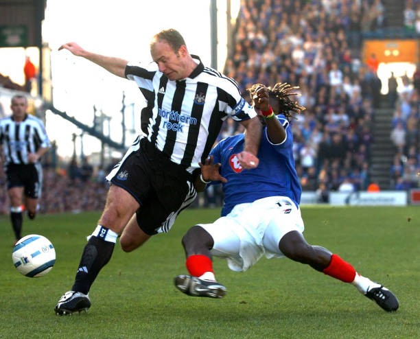 Newcastle United\'s Alan Shearer against Portsmouth\'s Linvoy Primus Old Photo