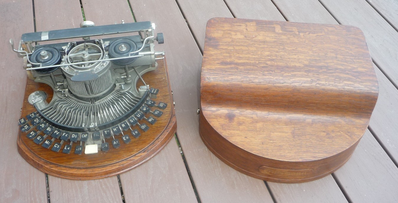 1895 ANTIQUE HAMMOND MODEL 2 TYPEWRITER  w/ CURVED IDEAL KEYBOARD & OAK CASE