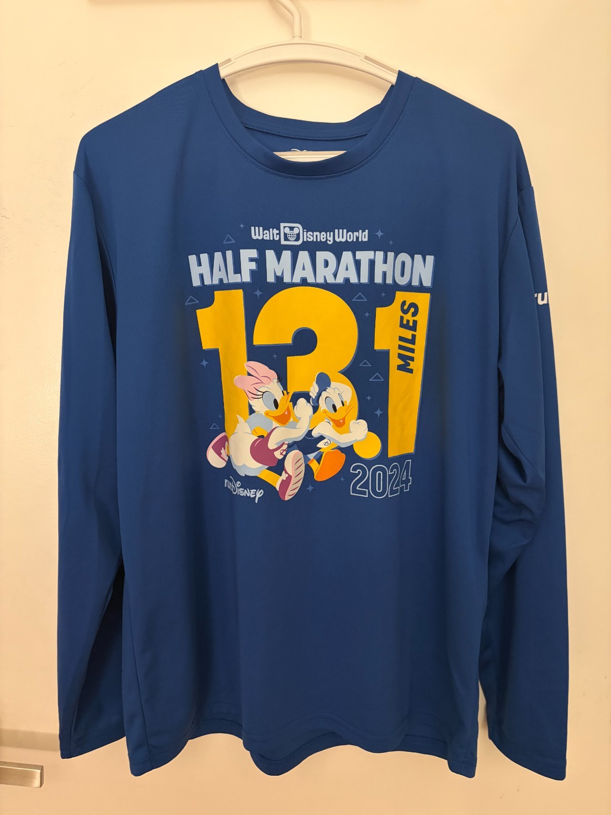 Run Disney World 2024 Half Marathon 13.1 Race Shirt Large NEW 