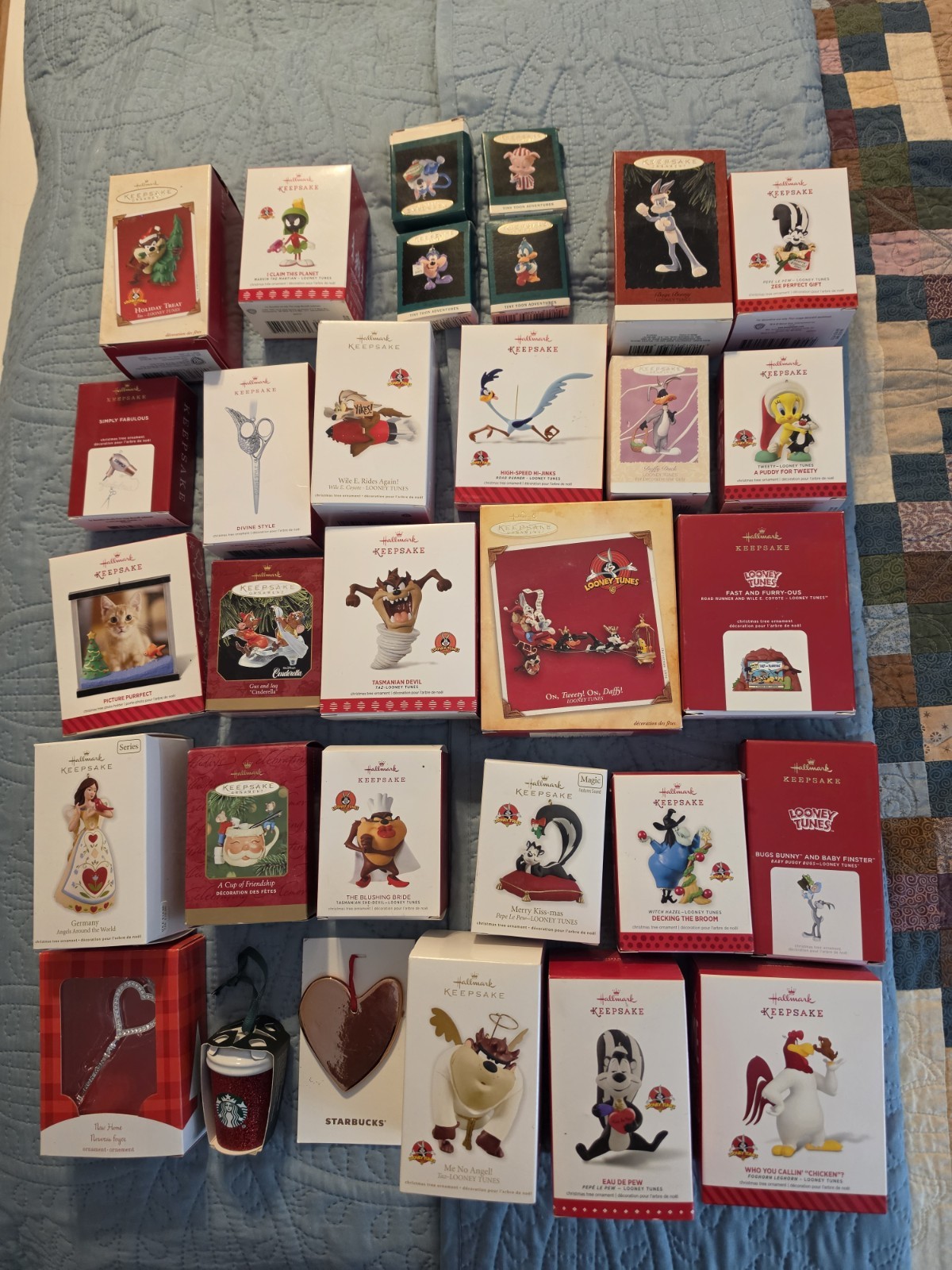 Lot of 31 Hallmark Keepsake Ornaments Looney Tunes Bugs Taz Tweety Most New