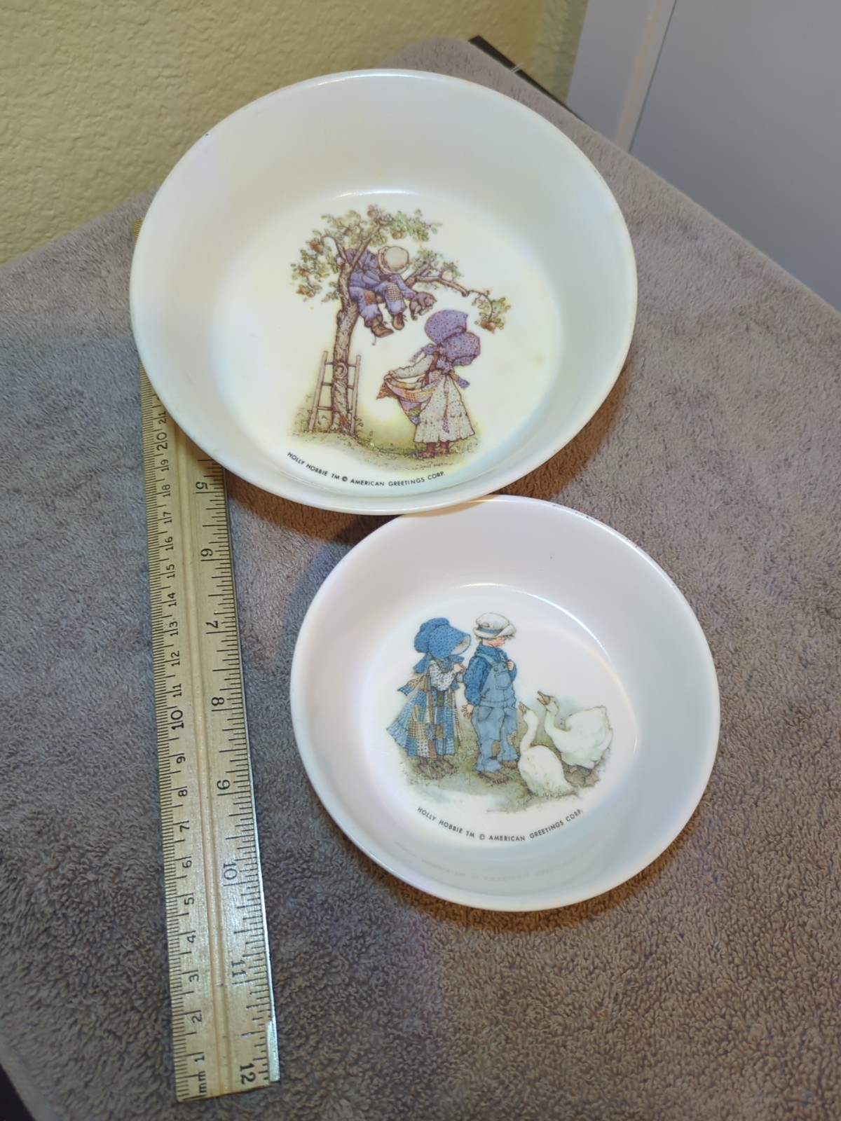 Vintage Holly Hobbie Melamine Bowls Oneida Deluxe Set of 2 6.5\