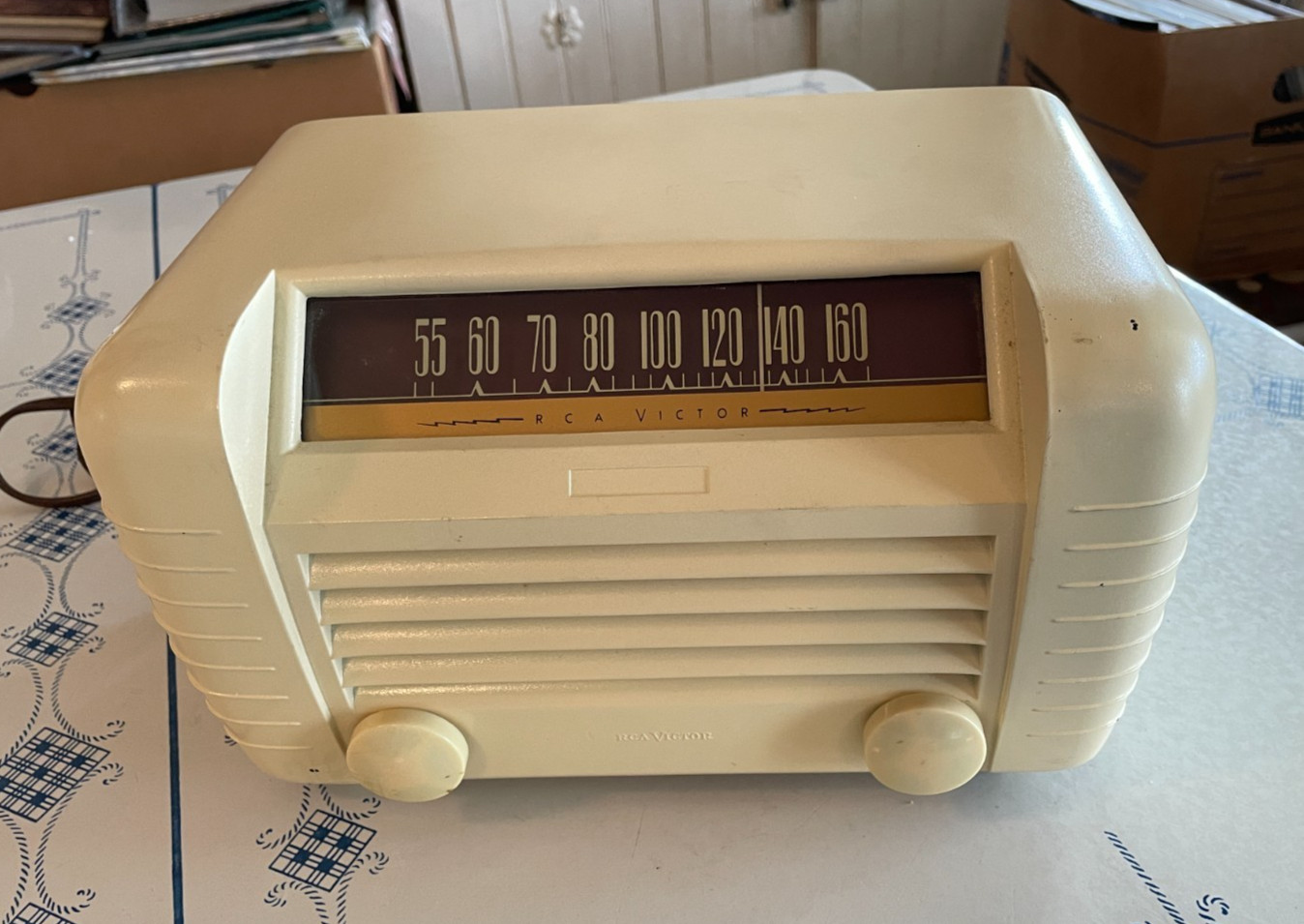 1946 RCA Victor Radio Model 65X2 1946 RCA Victor Radio Model 65X2