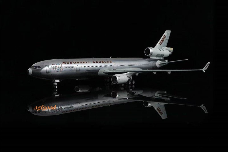 1:200 SQ Wings McDonnell Douglas MD-11 N111MD Flaps UP Diecast  Aircraft Model