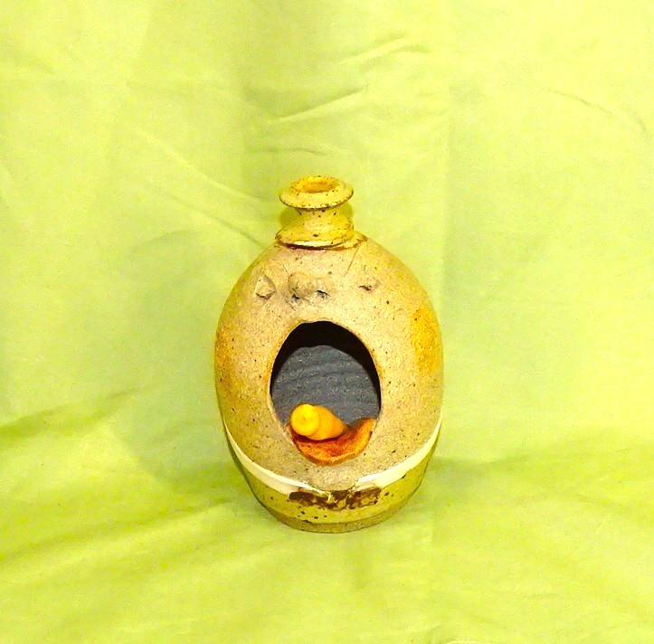 Vintage Humpty Dumpty Salt Cellar by Bladon Pottery in excellent condition