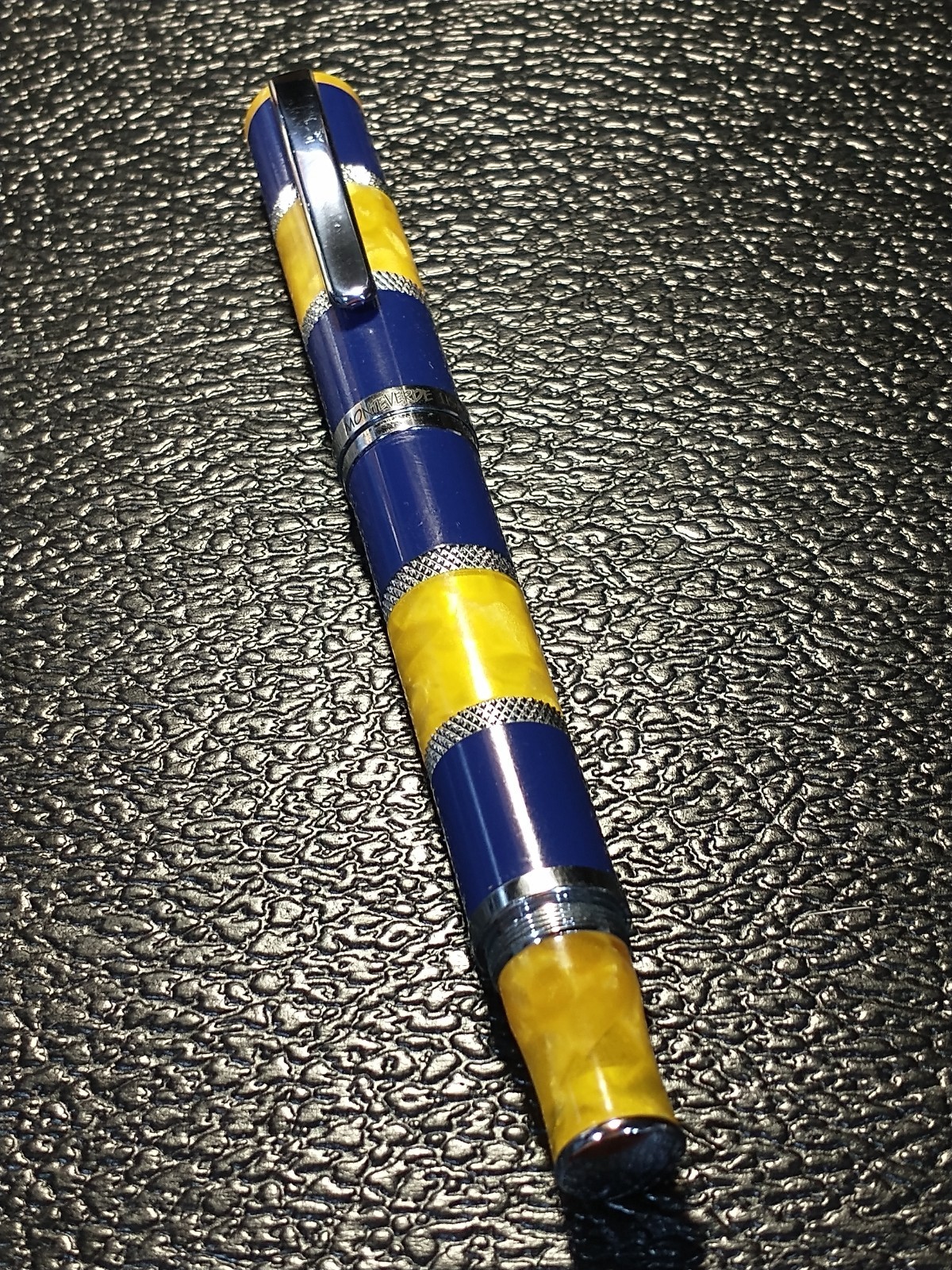 MONTEVERDE U.S.A.  RARE 1990\'s AMBER AND BLUE VINTAGE FOUNTAIN PEN MEDIUM NIB