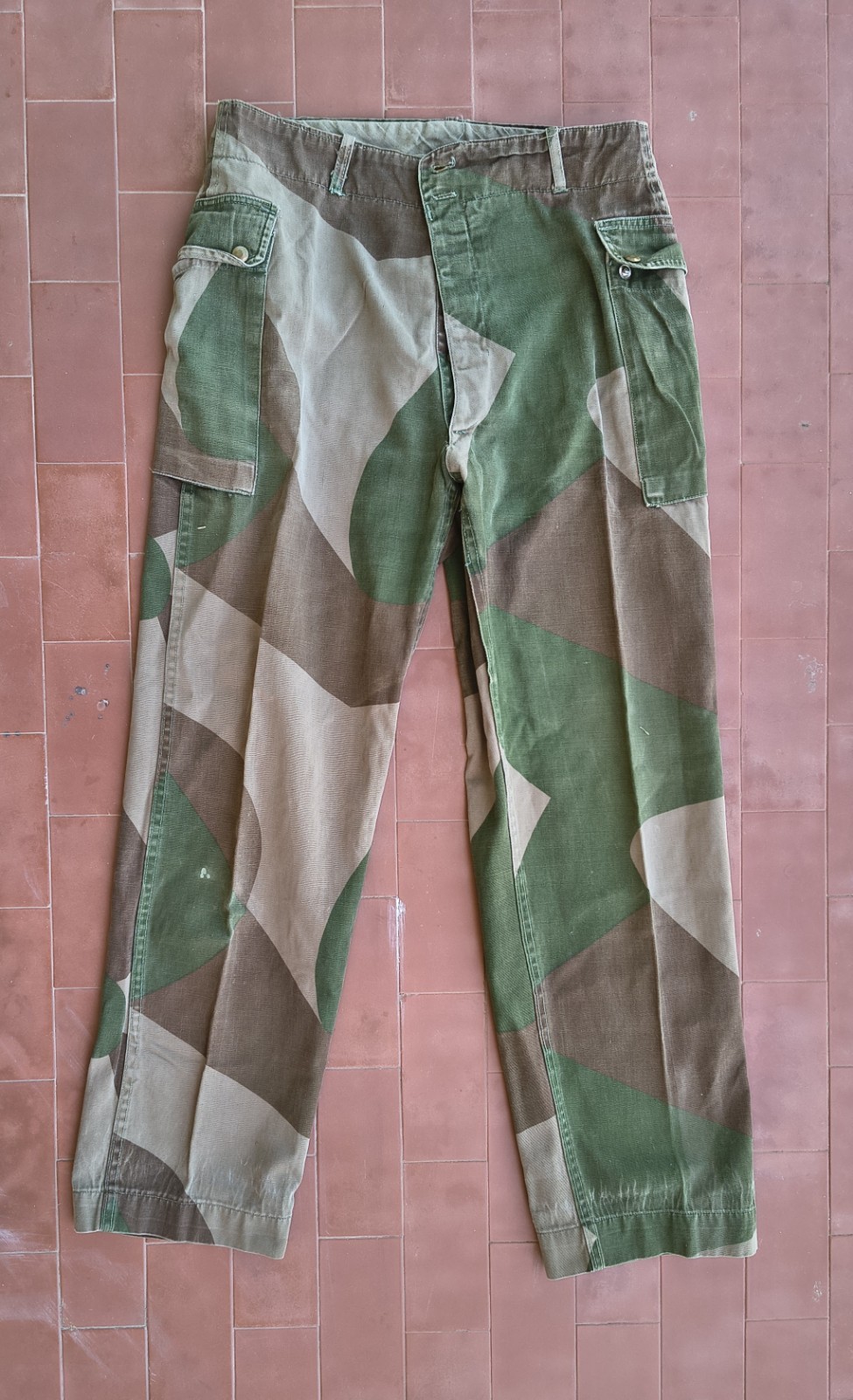 *RARE* 1980s Peruvian leaf camouflage army uniform pants size S *RARE* 1980s Peruvian leaf camouflage army uniform pants size S