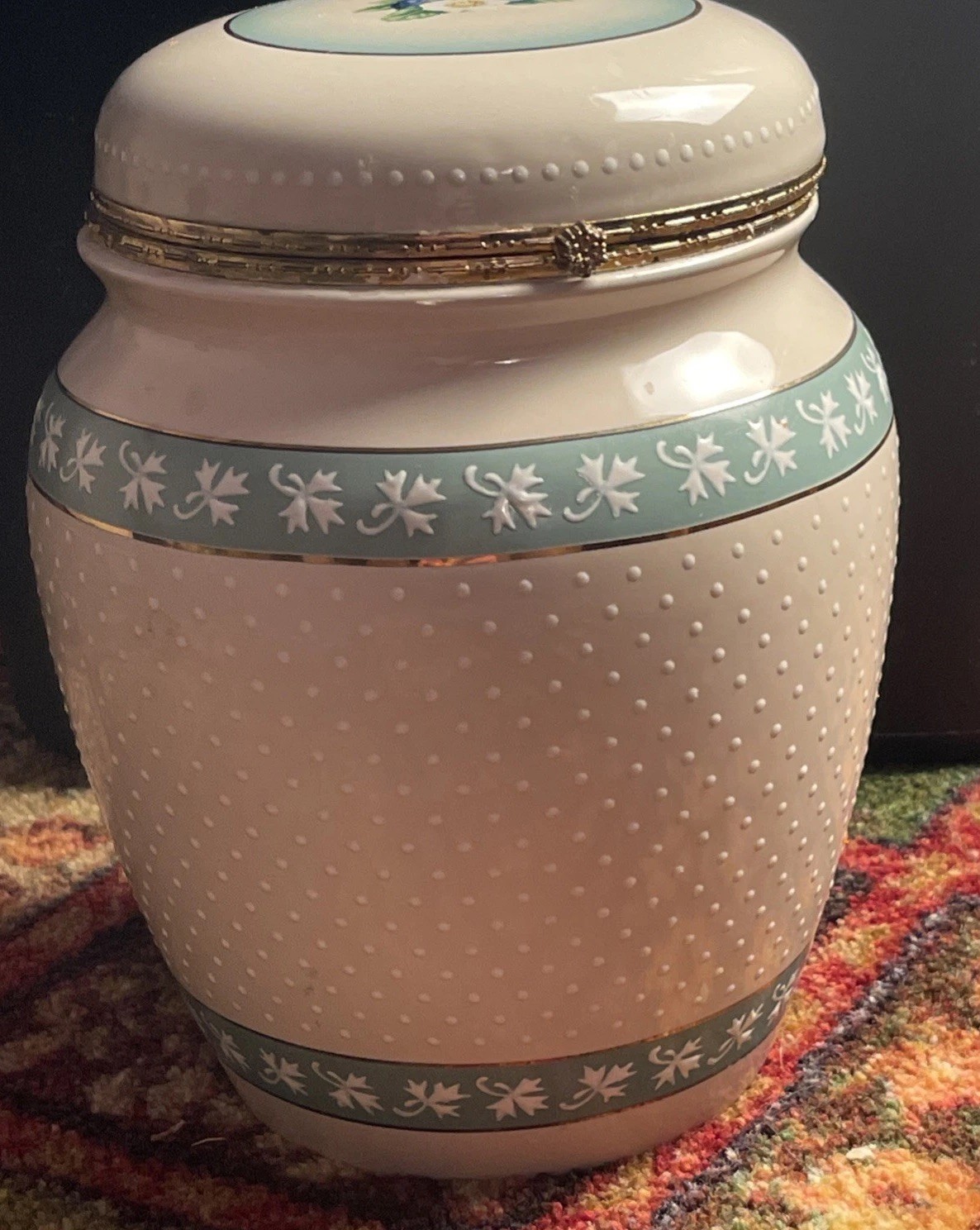 Knott\'s Berry Farm Foods Cream/Sage Textured Ceramic Cookie  Canister Grannycore