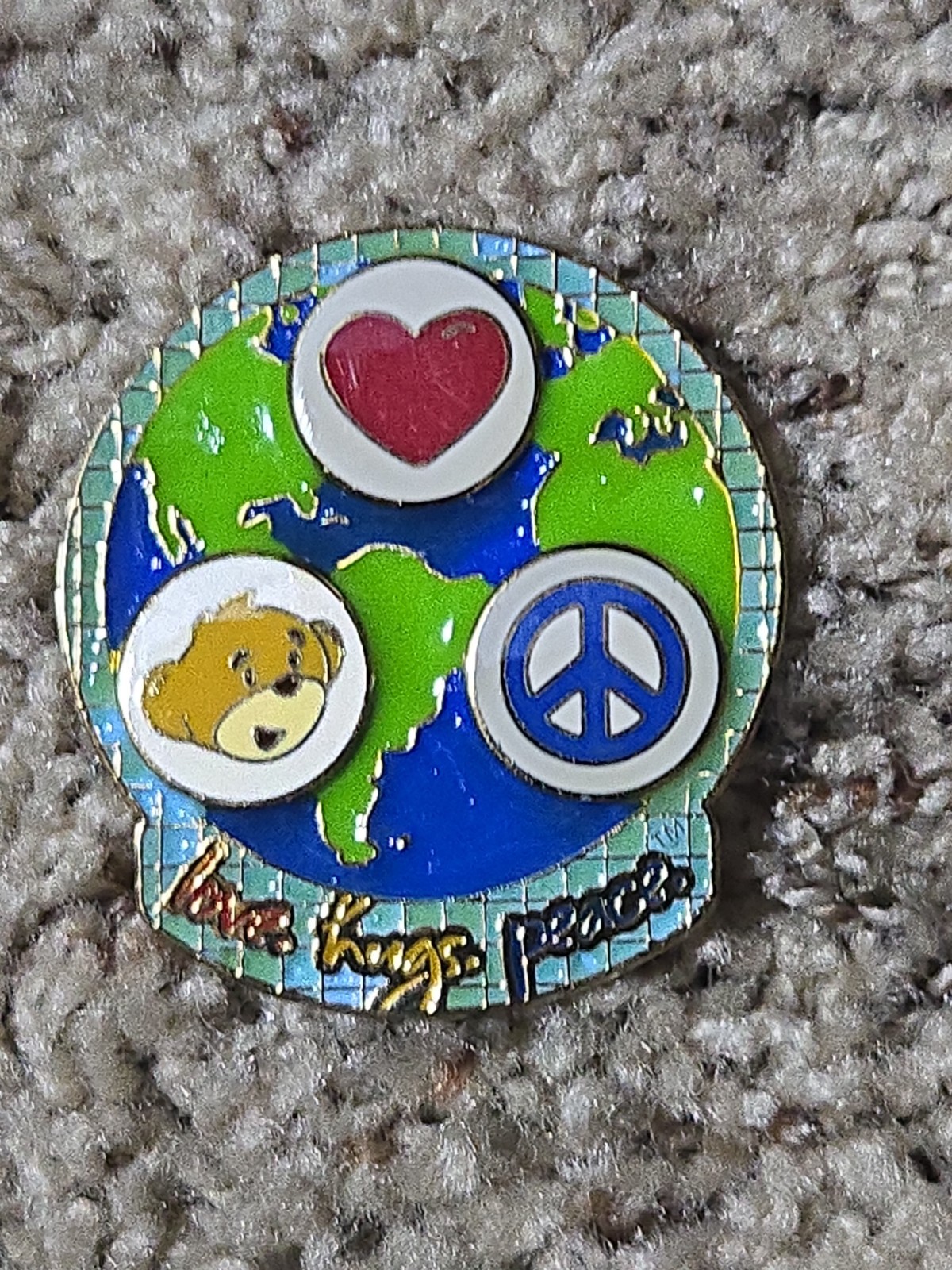 Build a bear Peace pin peace love hugs 2009