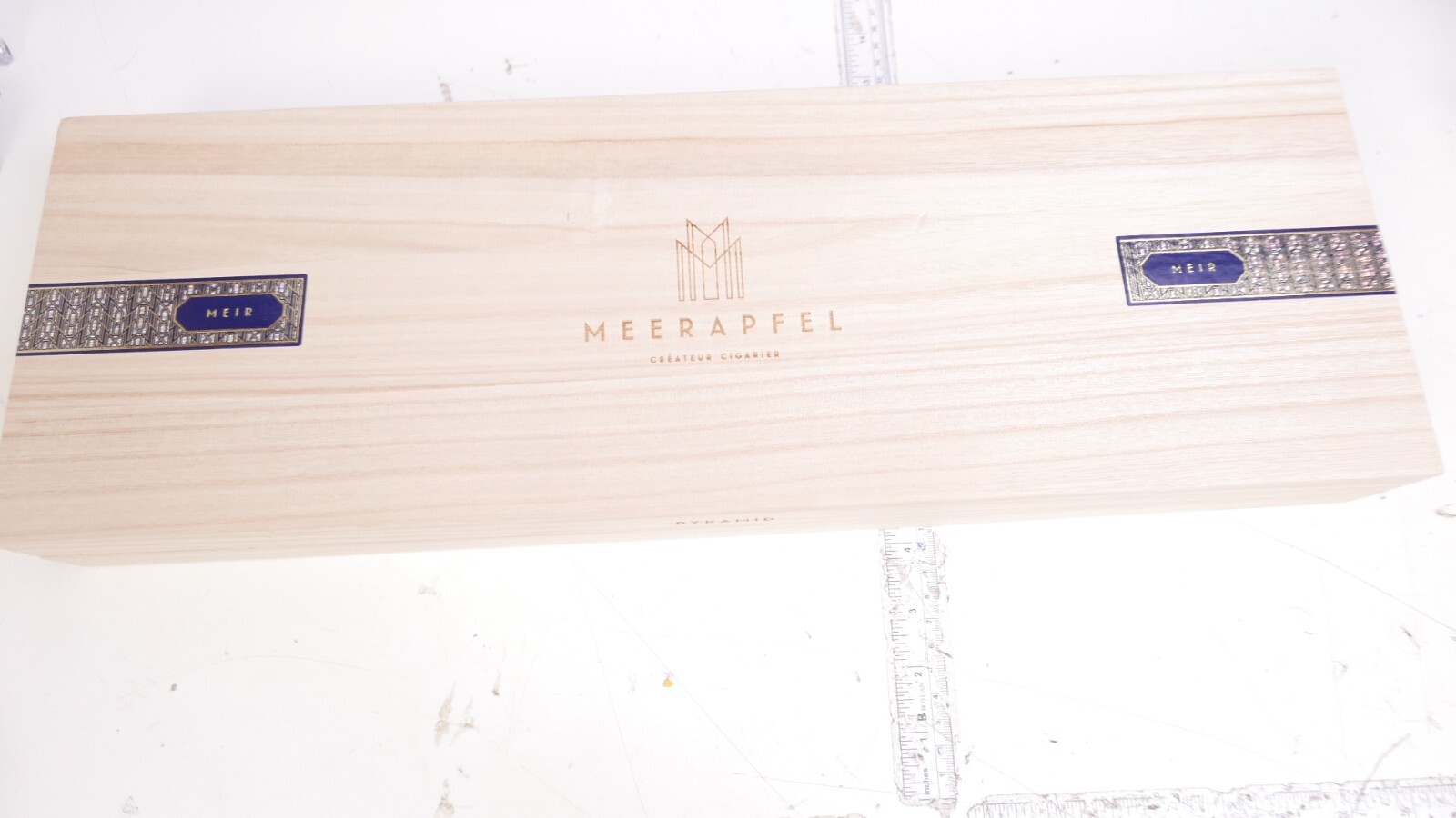 Meerapfel Createur Cigarier Pyramid Meir Pyramide Wooden Cigar Box 6 1/8 X 52