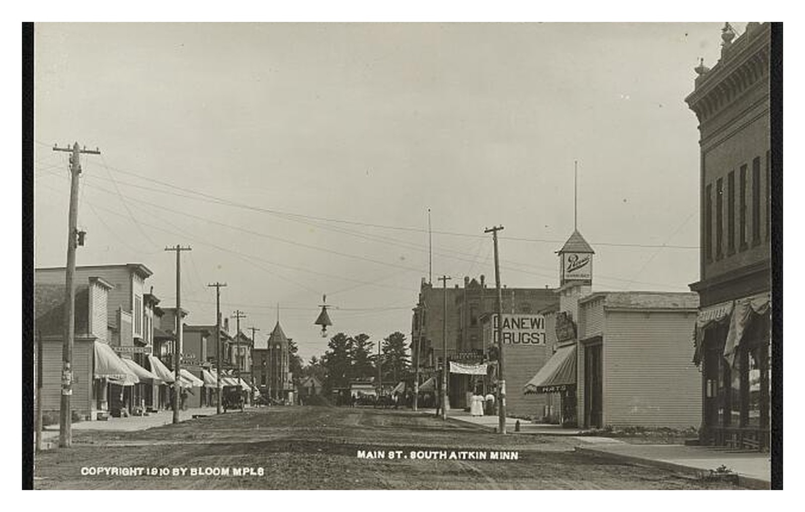 Aitkin Minnesota Main Street South Standard Postcard