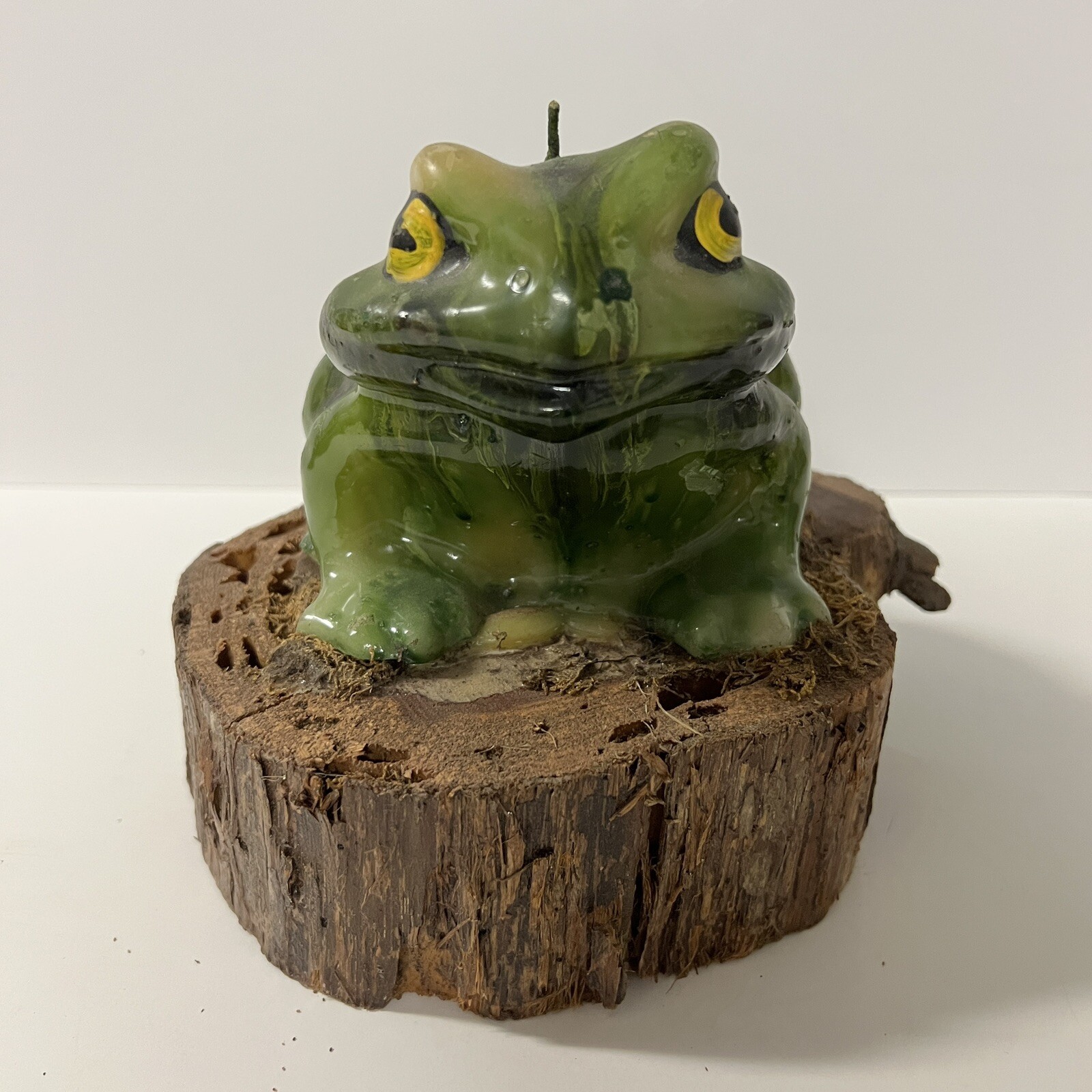 Vtg frog candle toad on block of wood 6” Wax 70’s 80’s 90s Witchy Cottagecore