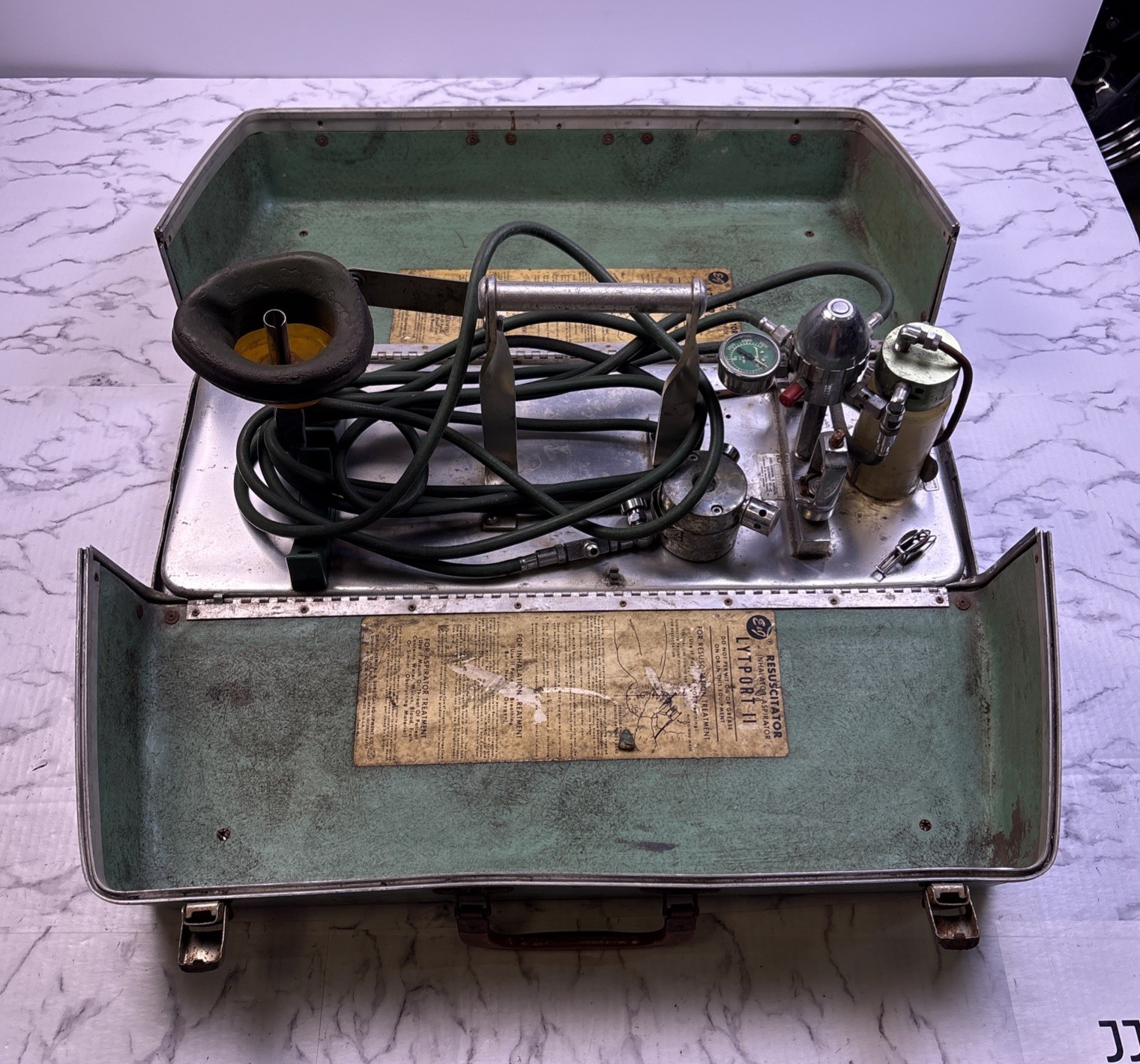 RARE E & J Lytport II Resuscitator Inhalator Aspirator Demand Valve W Case VTG