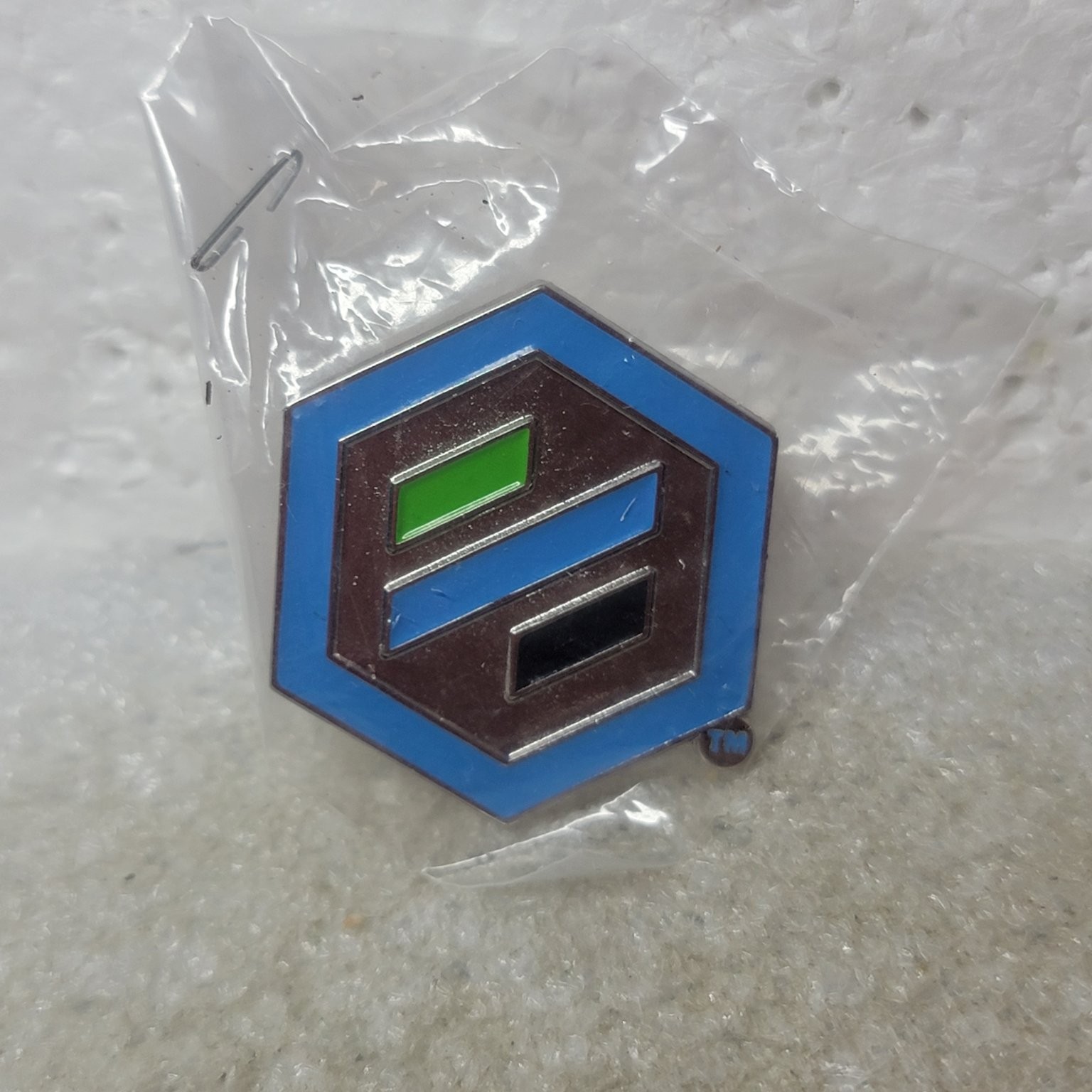E-Trade Pinback Button Hexagon Logo Promo Vintage E-Trade Pinback Button Hexagon Logo Promo Vintage