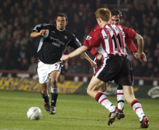 Newcastle United\'s Kieron Dyer breaks through the Southampton defe- Old Photo