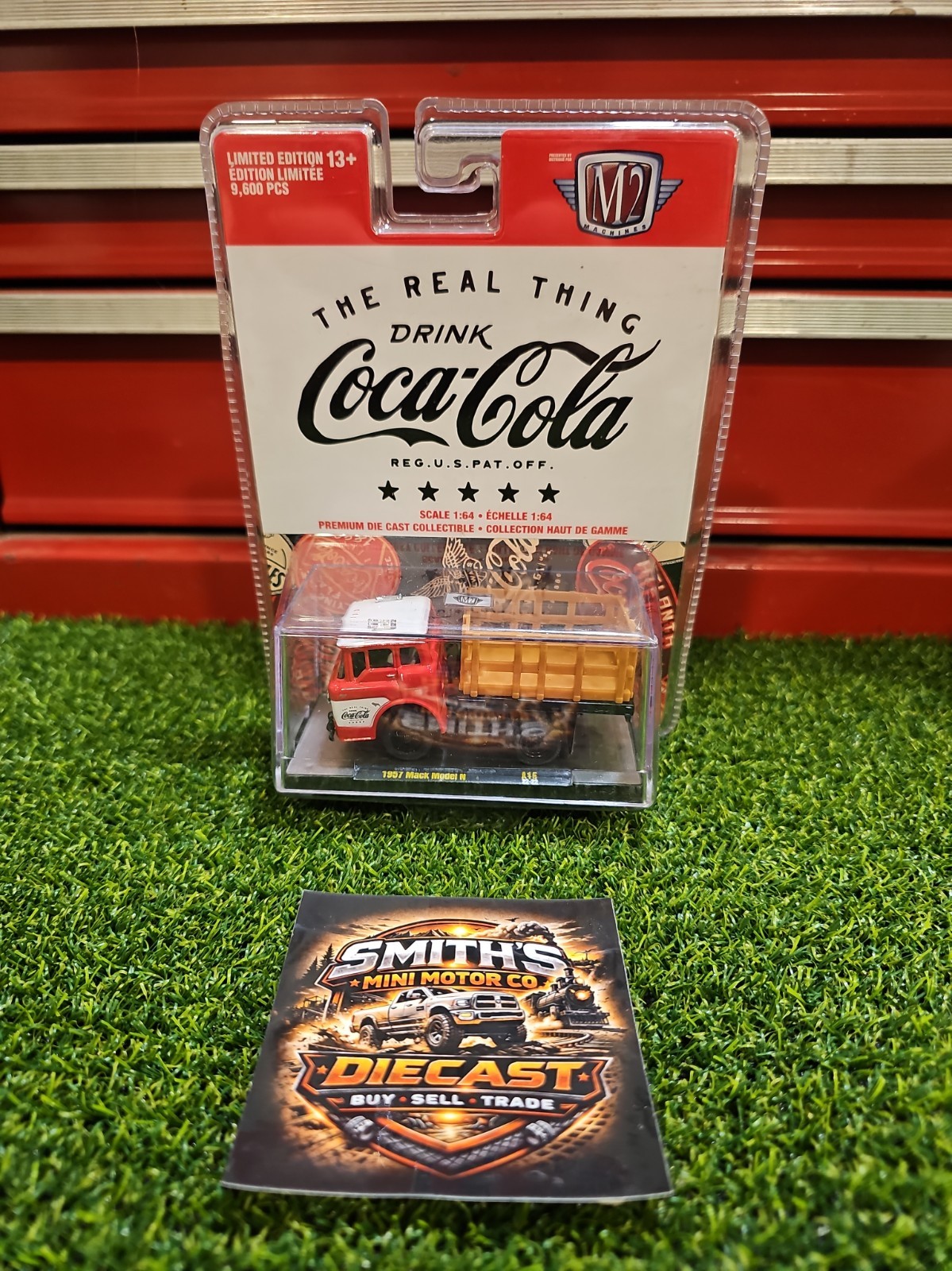 Coca-Cola M2 Machines 1:64 1957 Mack Model N \