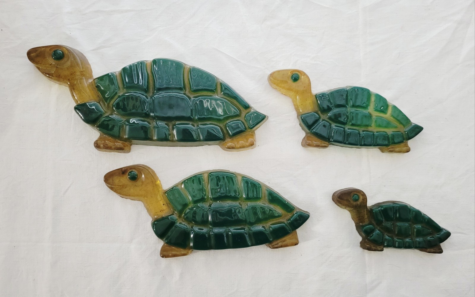 Vintage 1970\'s Acrylic Wall Hanging Kitsch Groovy Turtles Decor