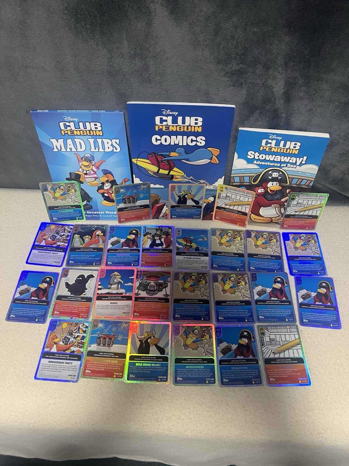 Vtg Club Penguin Books And 27 Foil Cards ￼