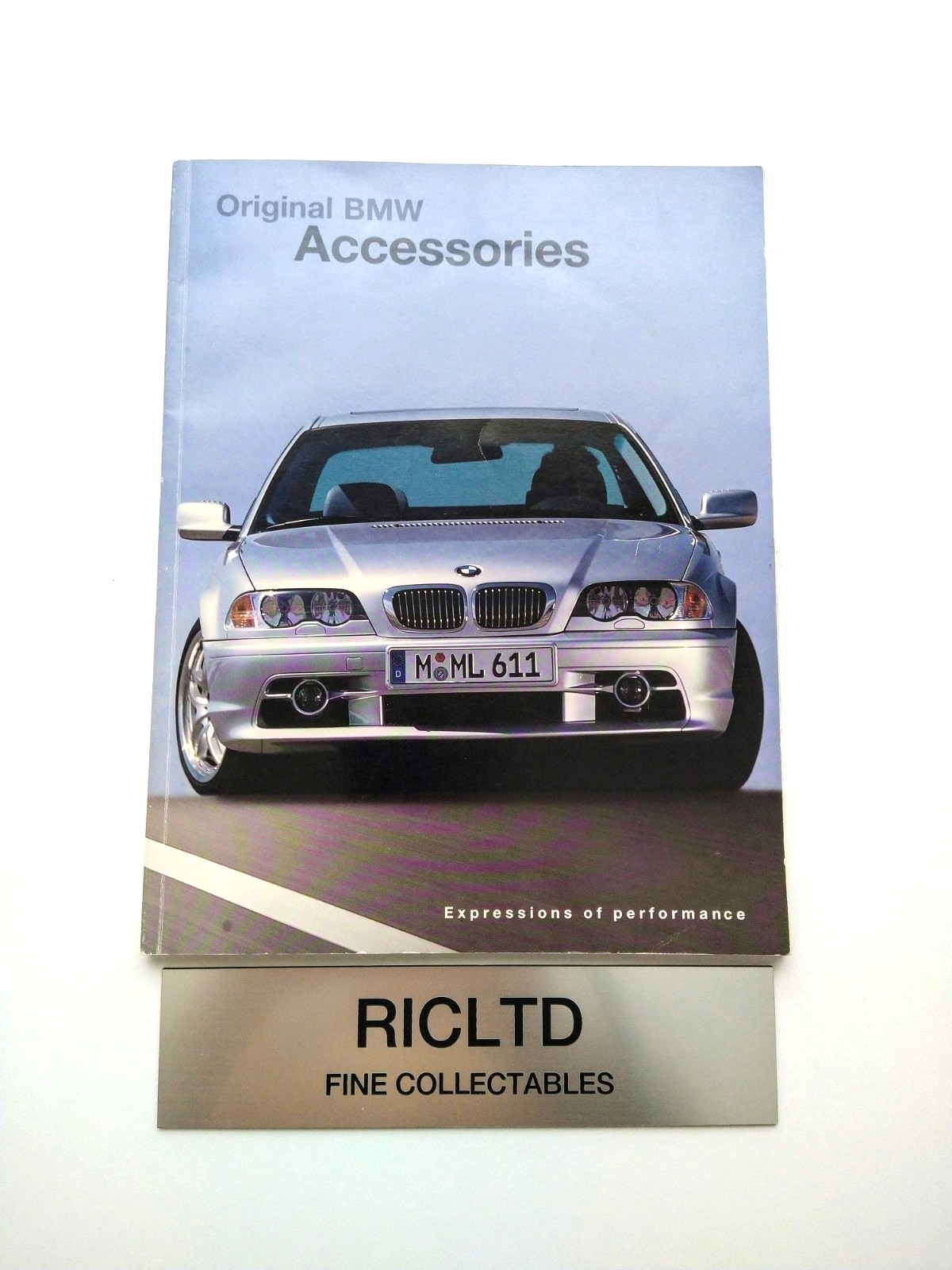BMW VINTAGE 2001 Accessories Catalog Beautiful