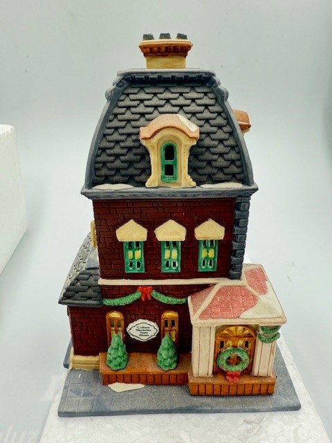 Dept 56 HABERDASHERY (Men's Clothing Store) Christmas In The City 1992 Box Light