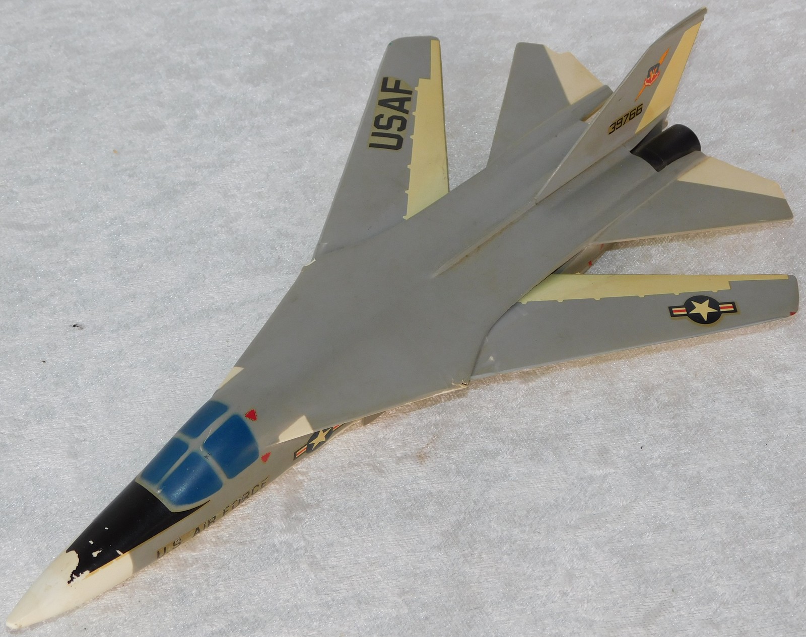 Vintage USAF General Dynamics F-111 Aardvark Topping Jet Airplane Desk Model
