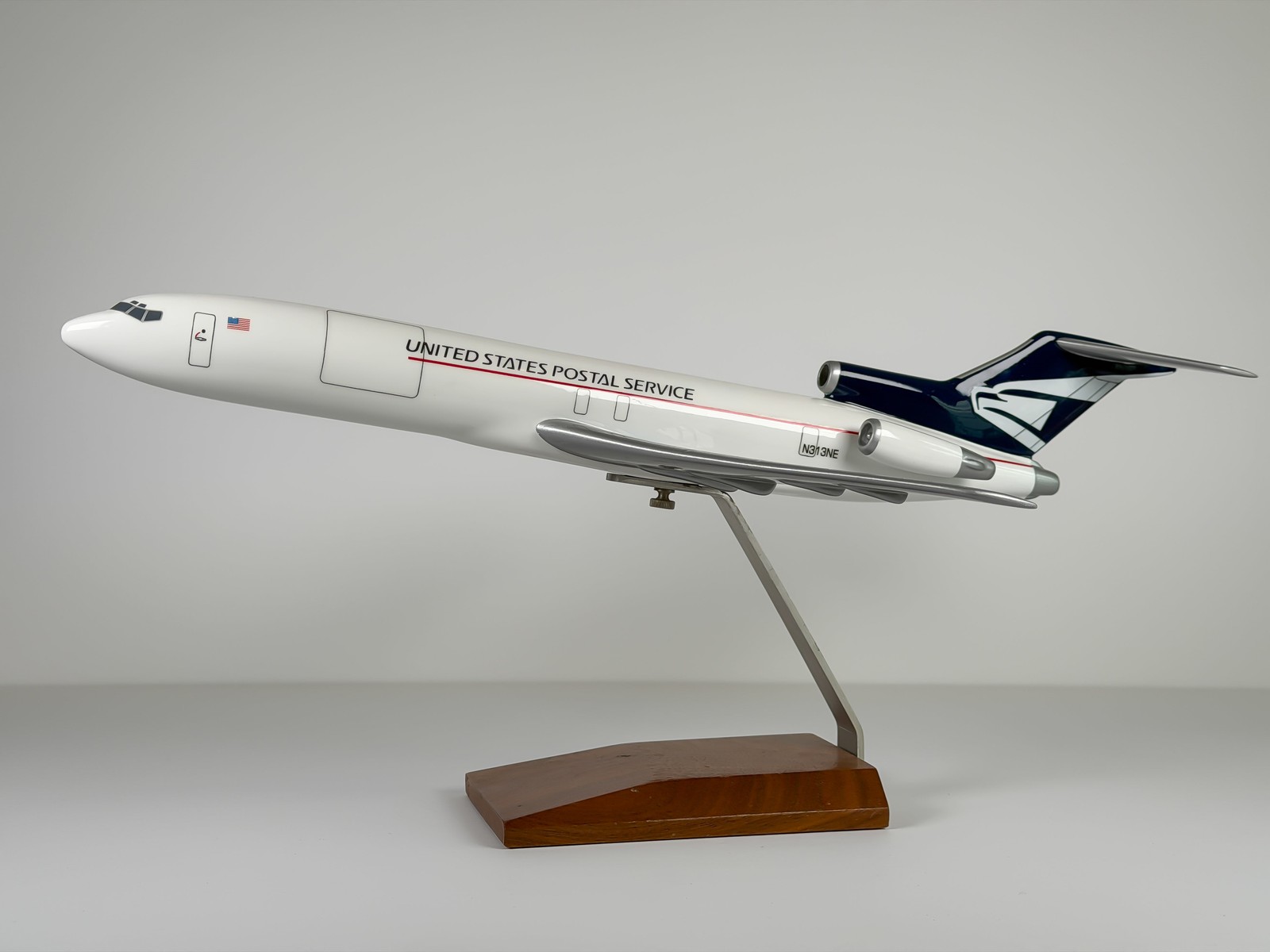 Vintage Atlantic Models United States Postal Service (USPS) Boeing 727-200 1:100