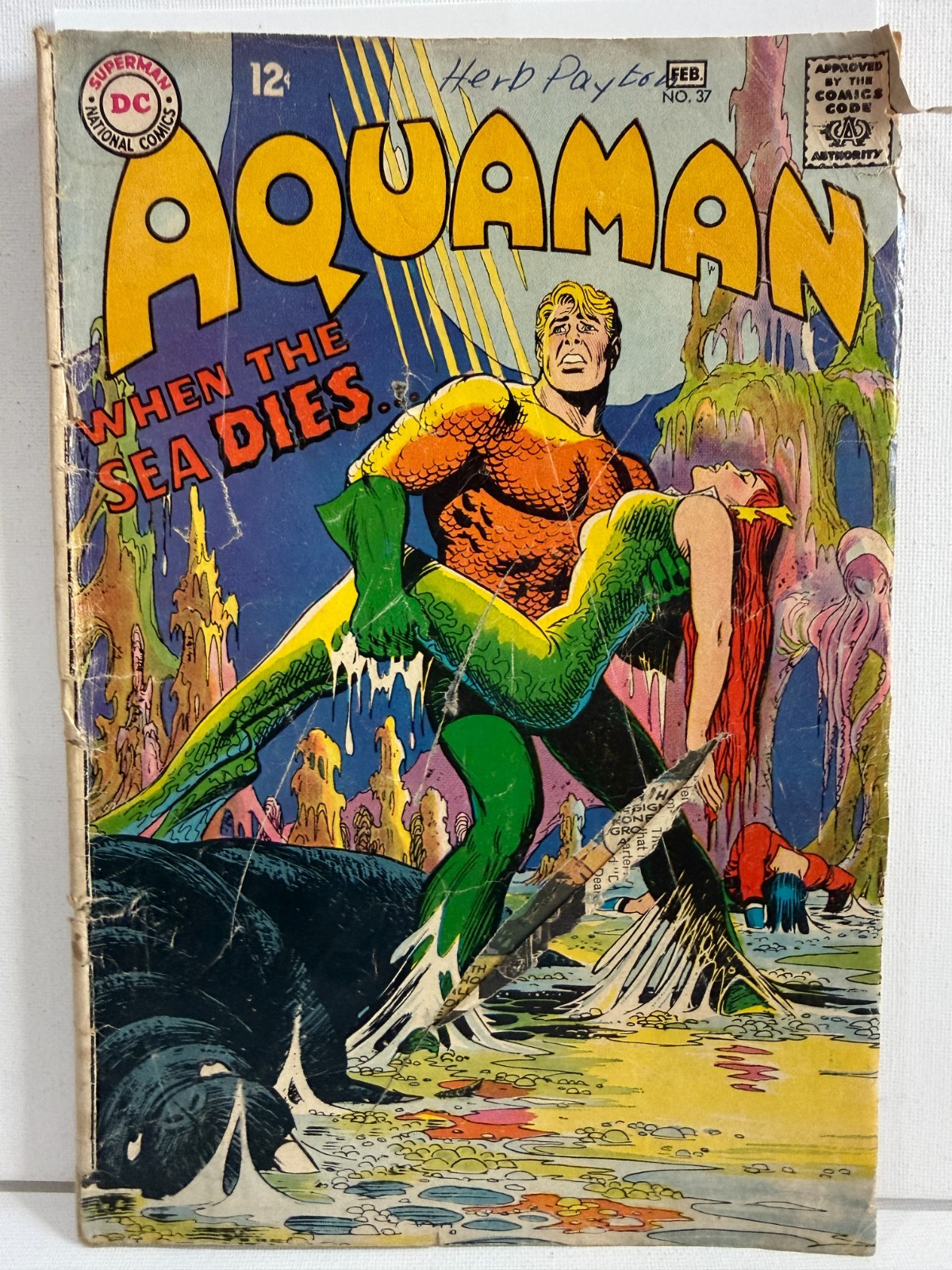 DC Comics Aquaman # 37 Low Grade Copy KEY 1st Appearance Scavenger