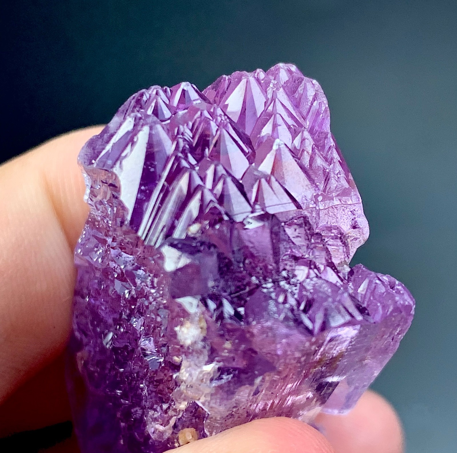205 Carat Natural Pink Kunzite Crystal Specimen From Afghanistan 205 Carat Natural Pink Kunzite Crystal Specimen From Afghanistan