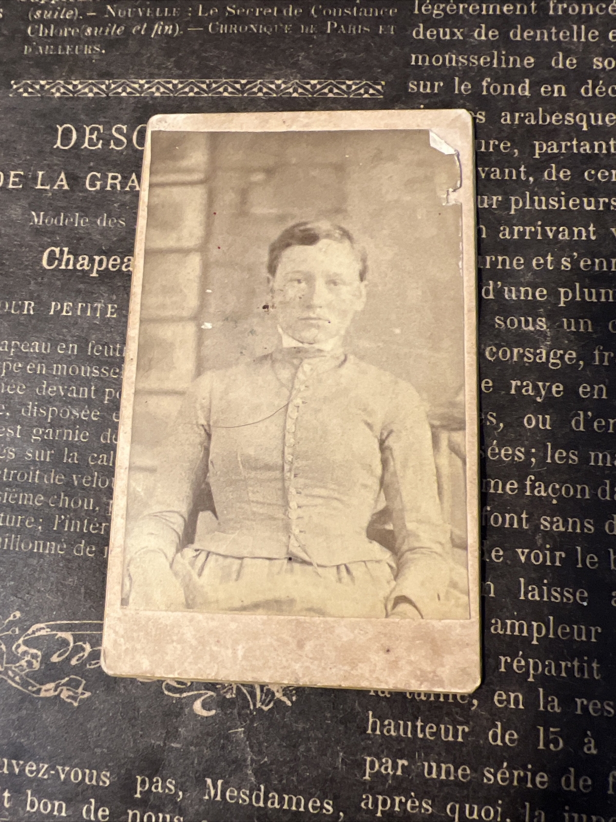 Vtg Cdv Young Lady J.L. Moody Signed On Back Rough Condition